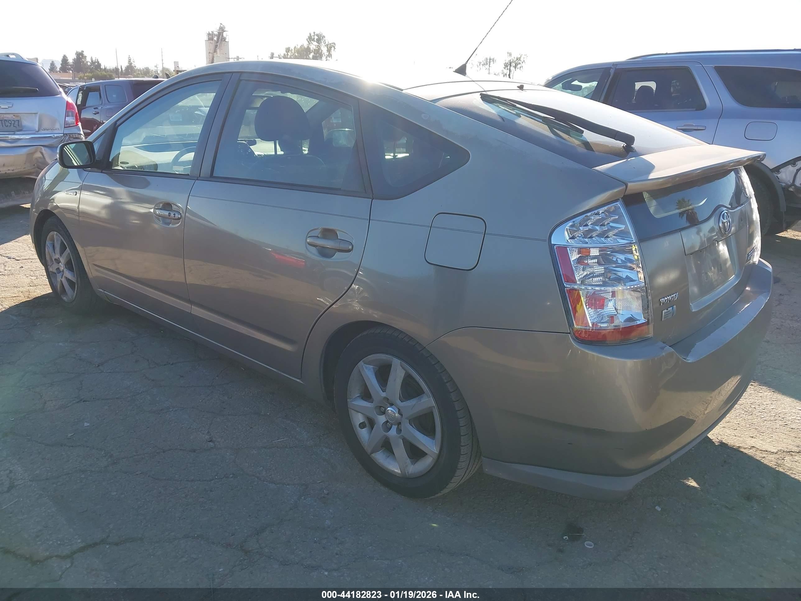 TOYOTA PRIUS image 3