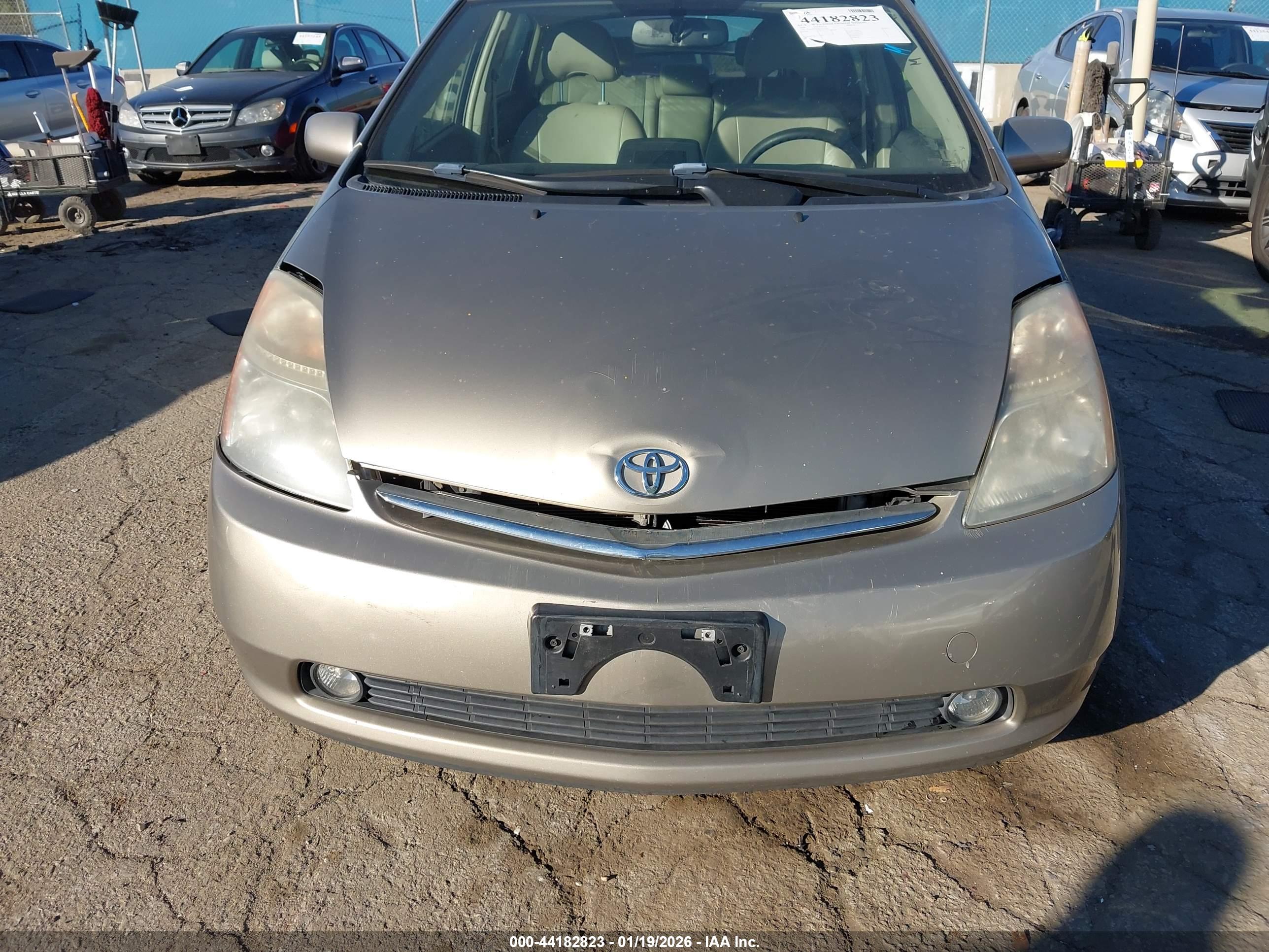 TOYOTA PRIUS image 6