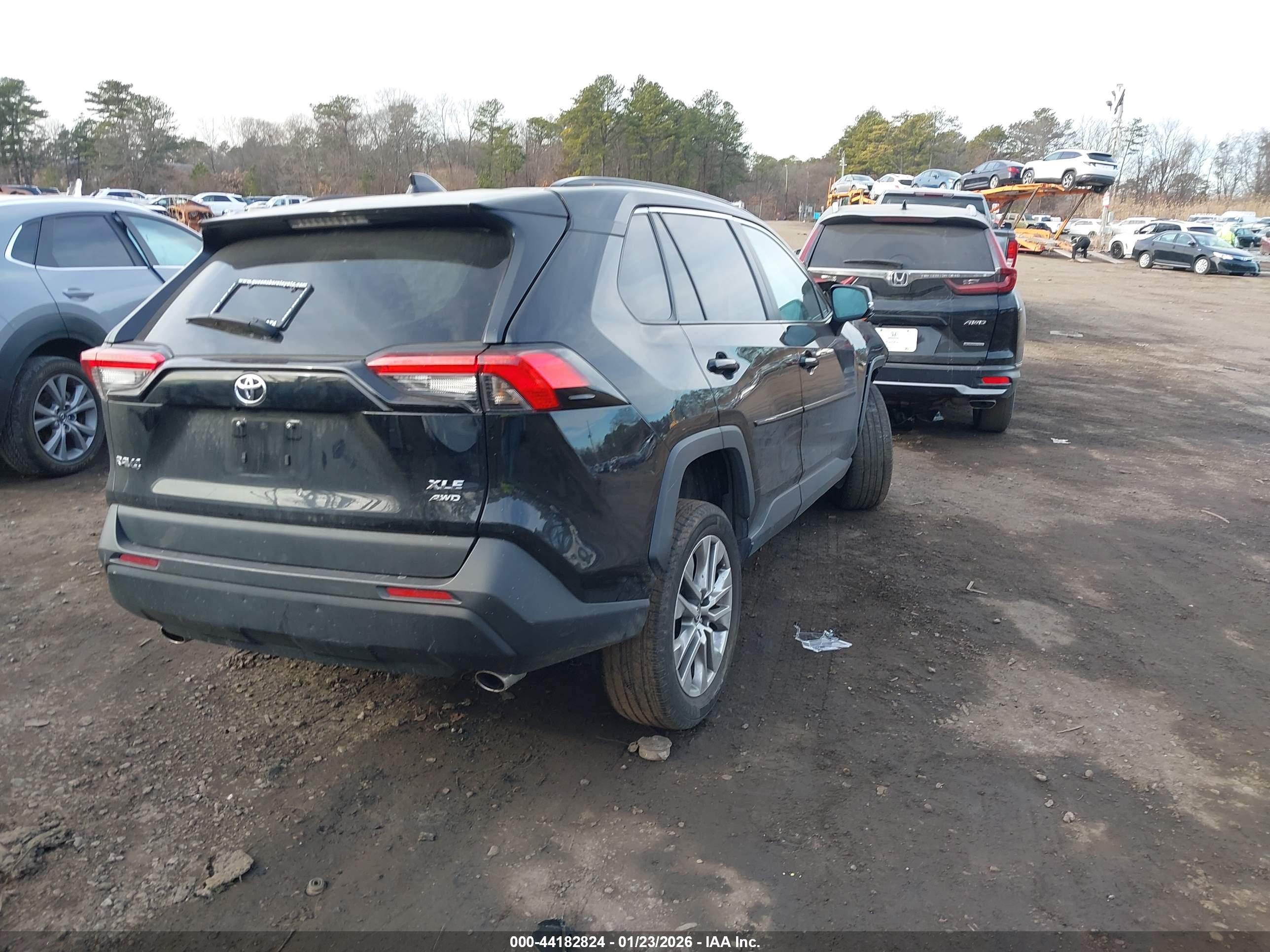 TOYOTA RAV4 image 4
