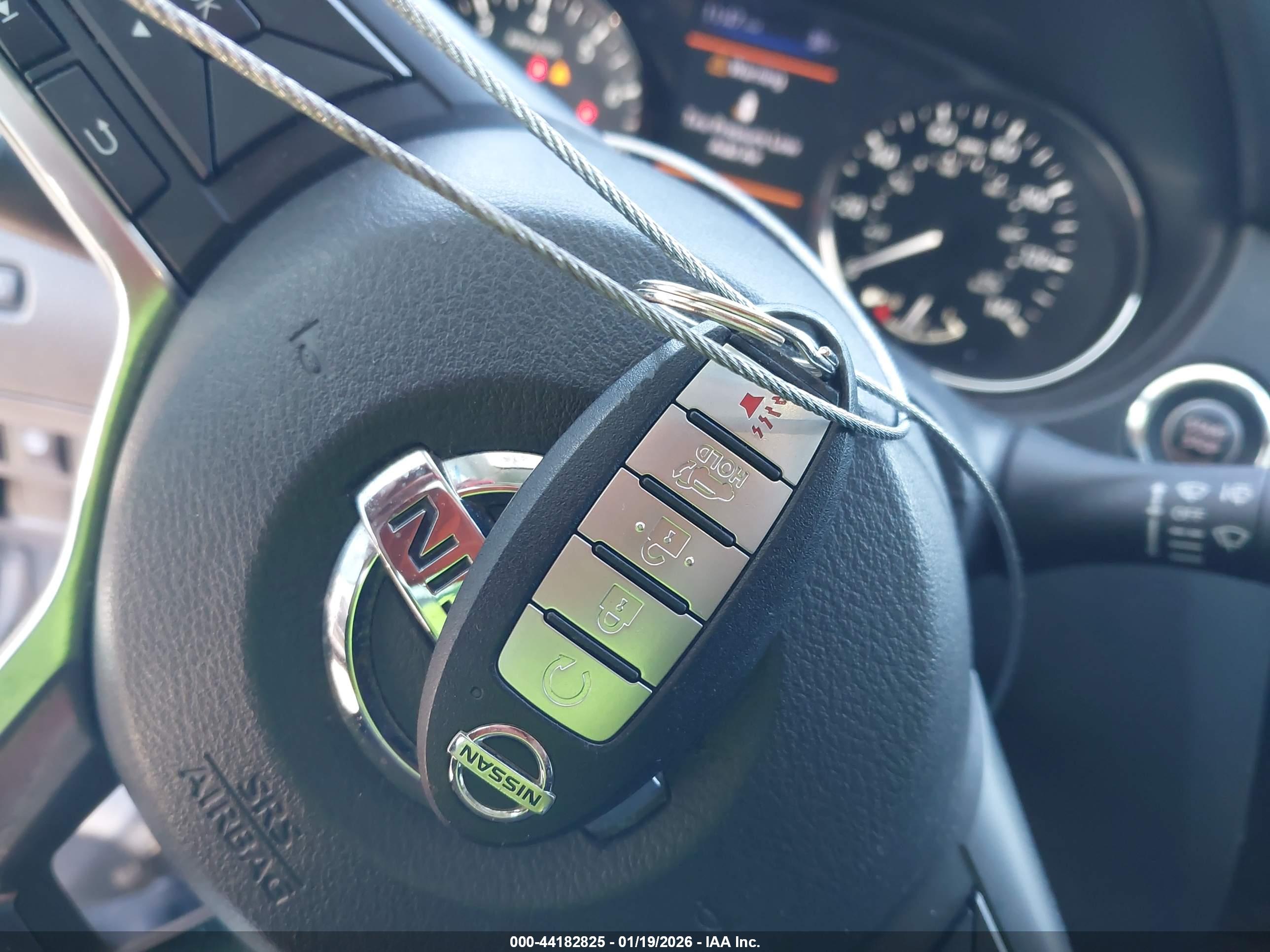 NISSAN ROGUE image 11