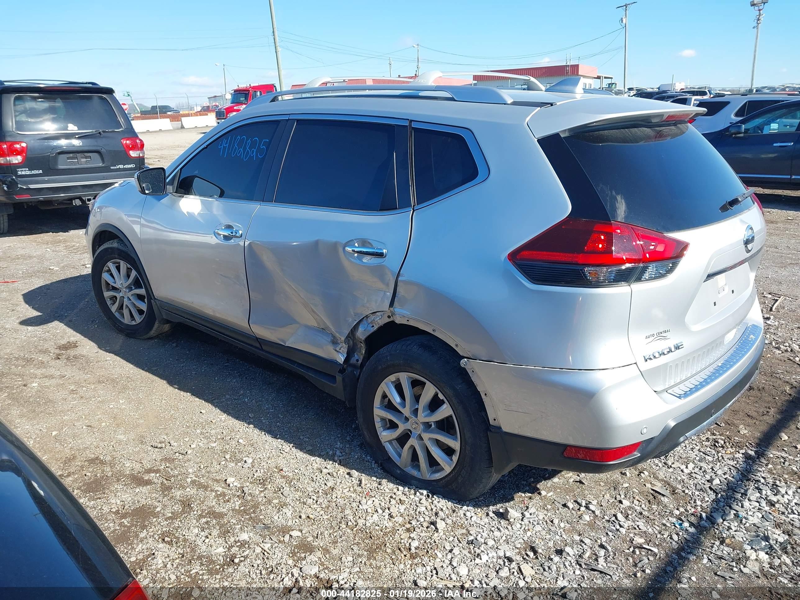 NISSAN ROGUE image 3