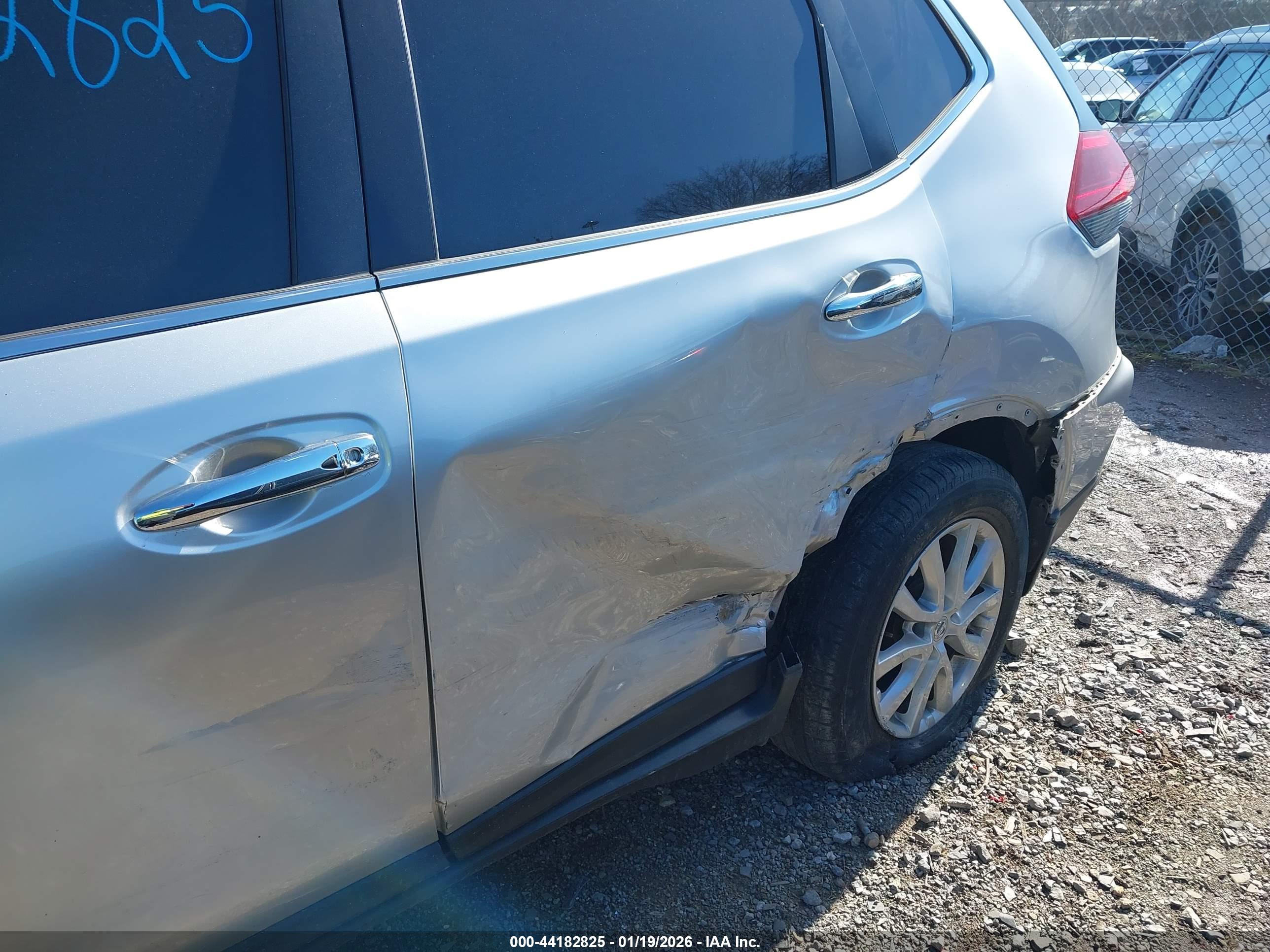 NISSAN ROGUE image 6