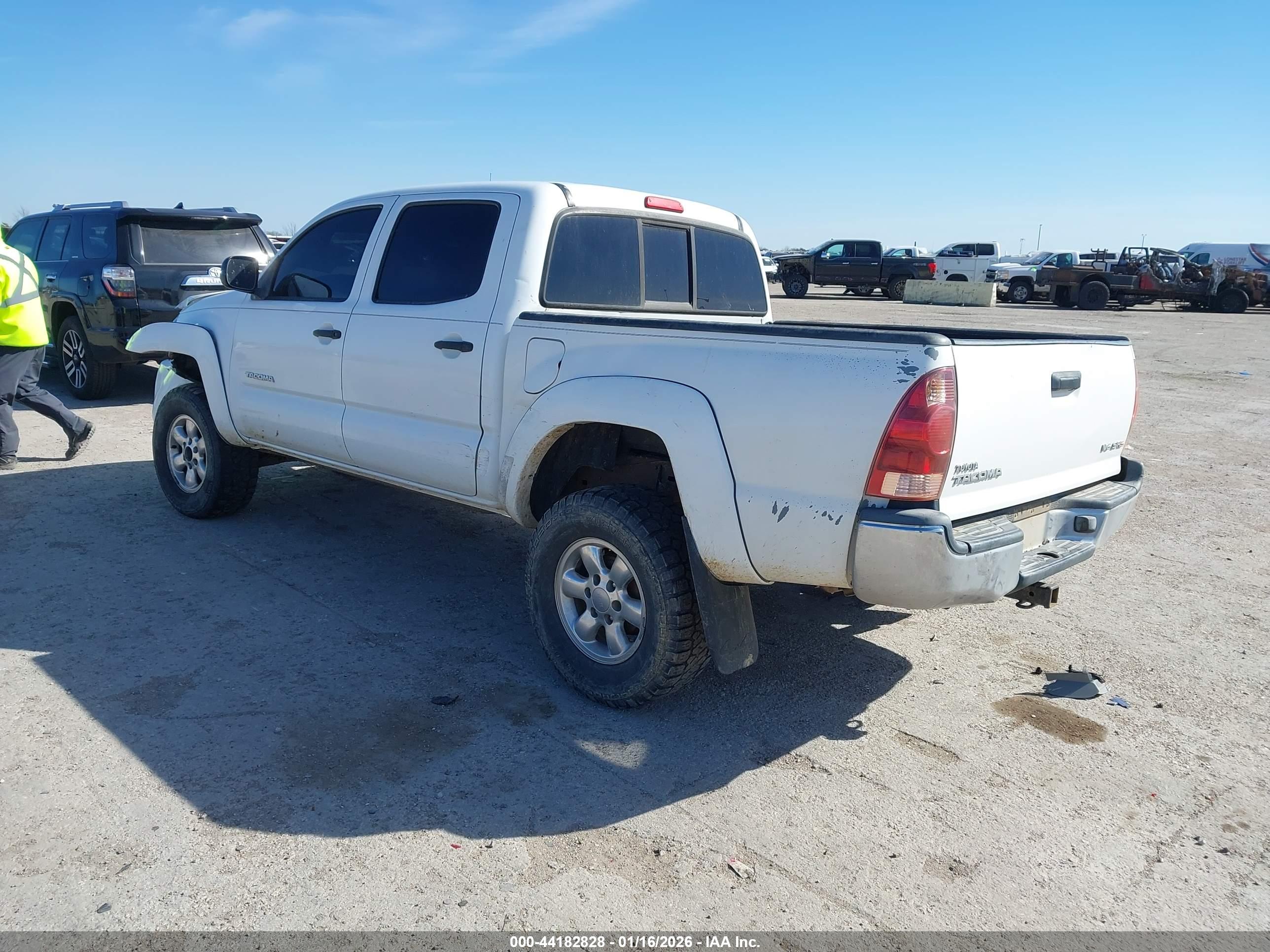 TOYOTA TACOMA image 3