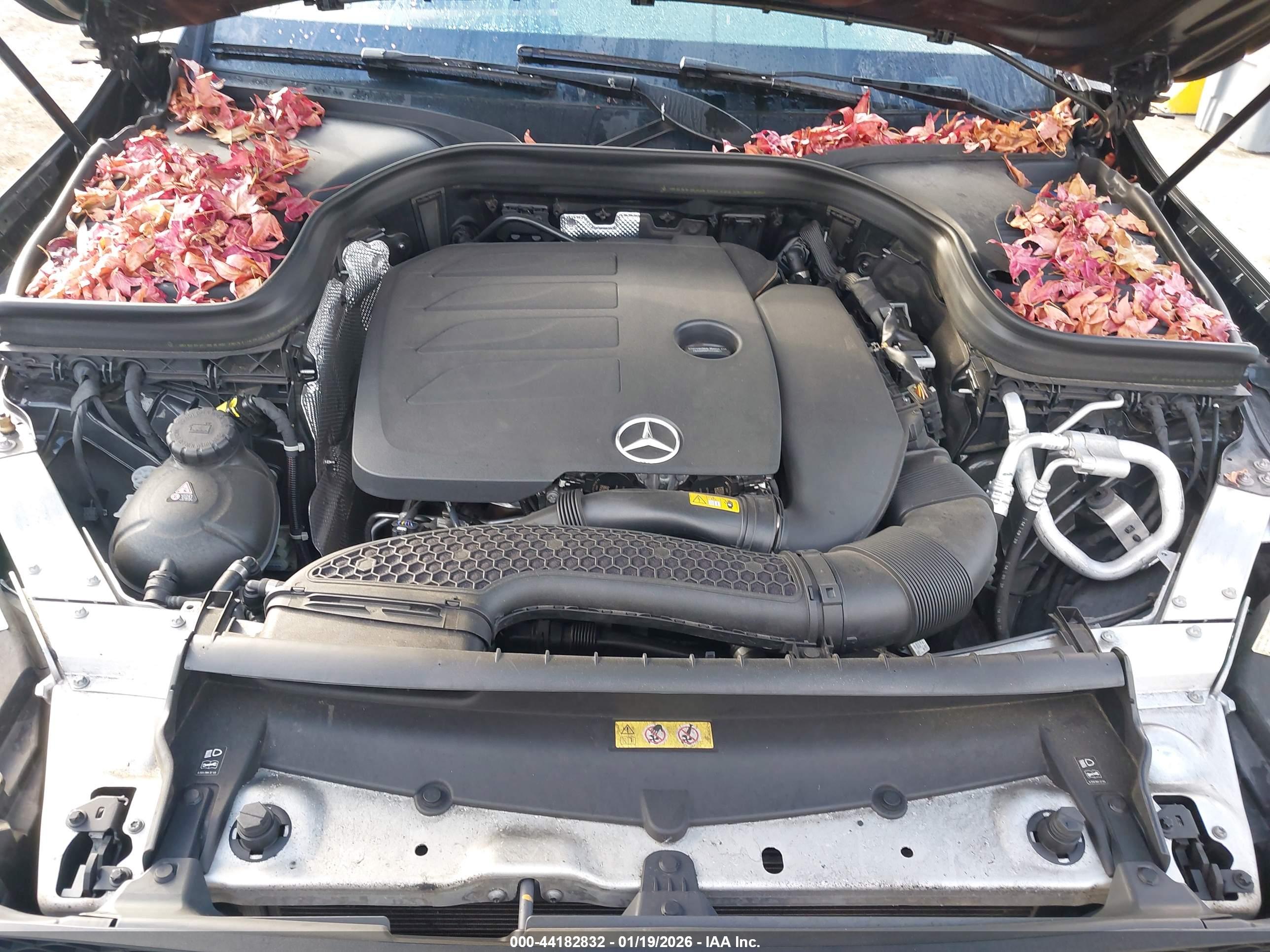 MERCEDES-BENZ GLC image 10