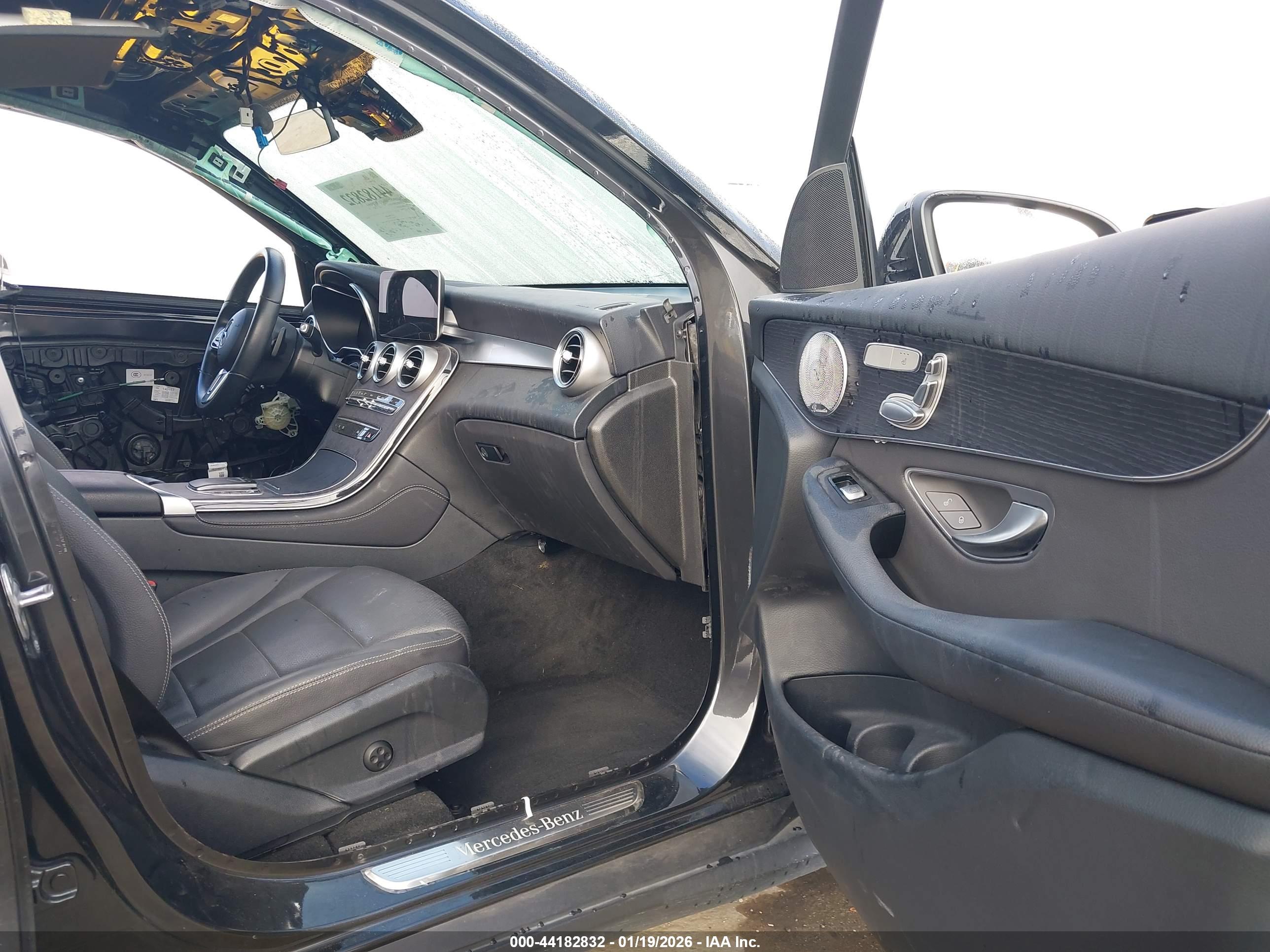 MERCEDES-BENZ GLC image 5