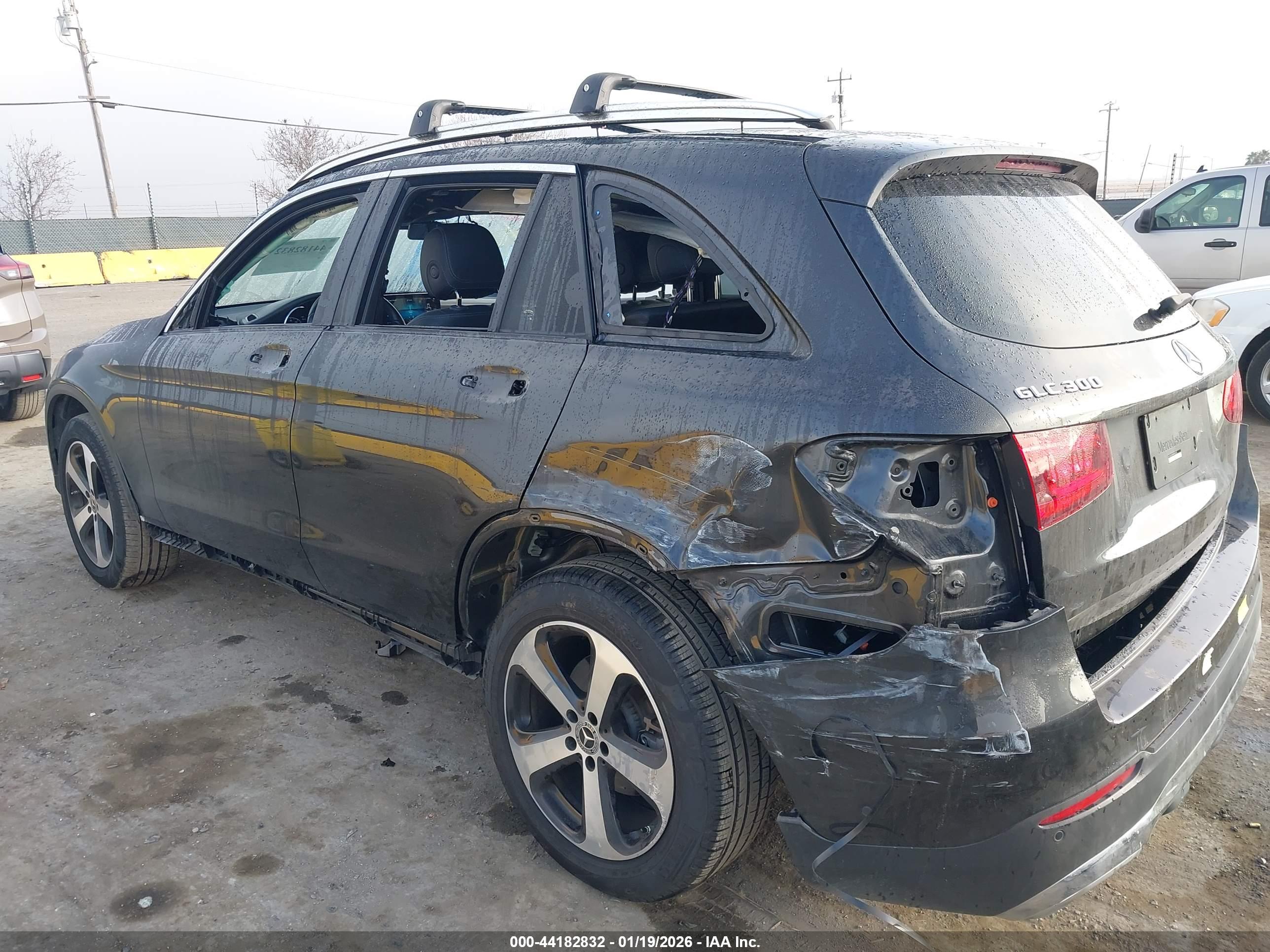 MERCEDES-BENZ GLC image 6
