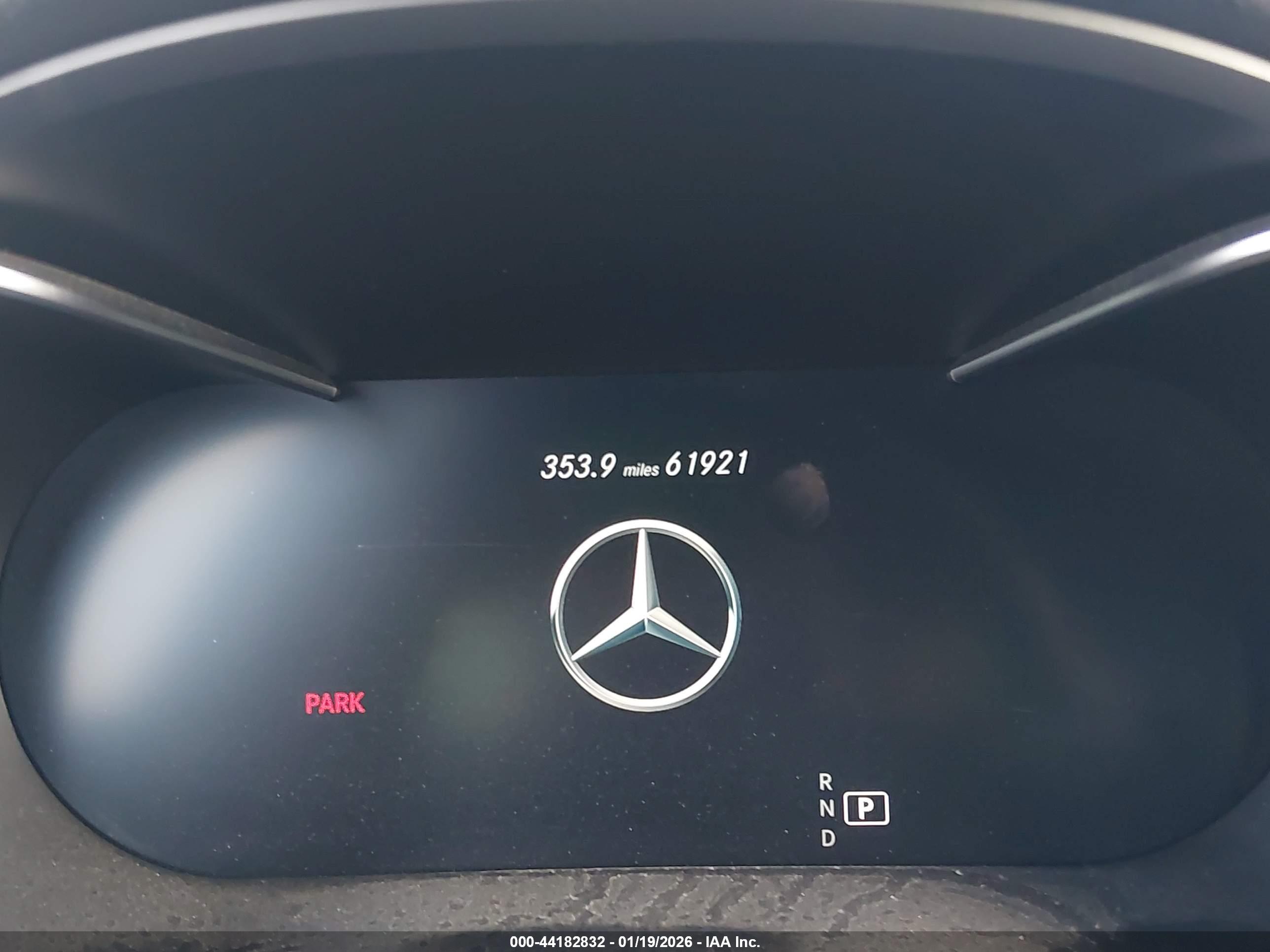 MERCEDES-BENZ GLC image 7