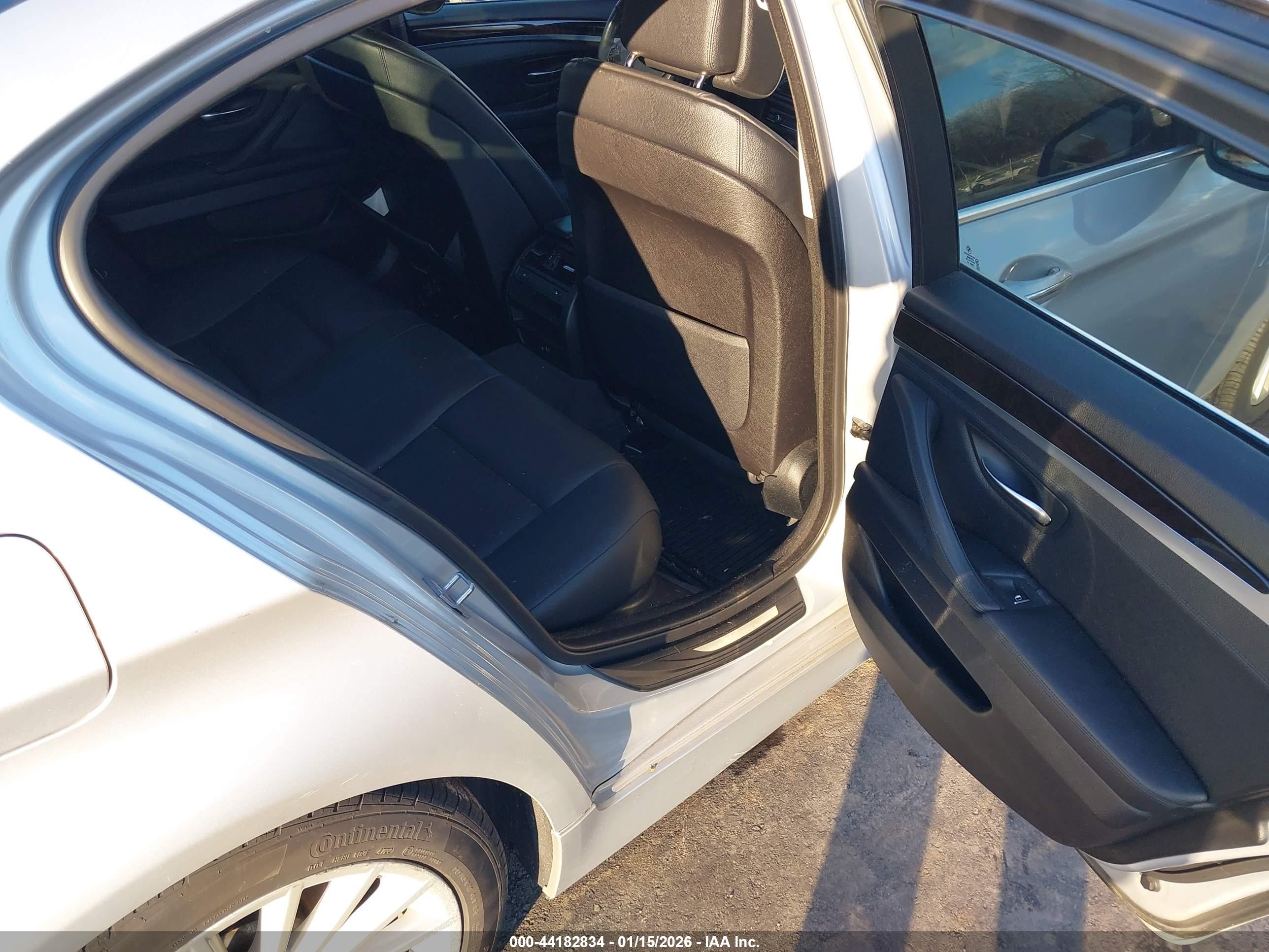 BMW 535I image 8