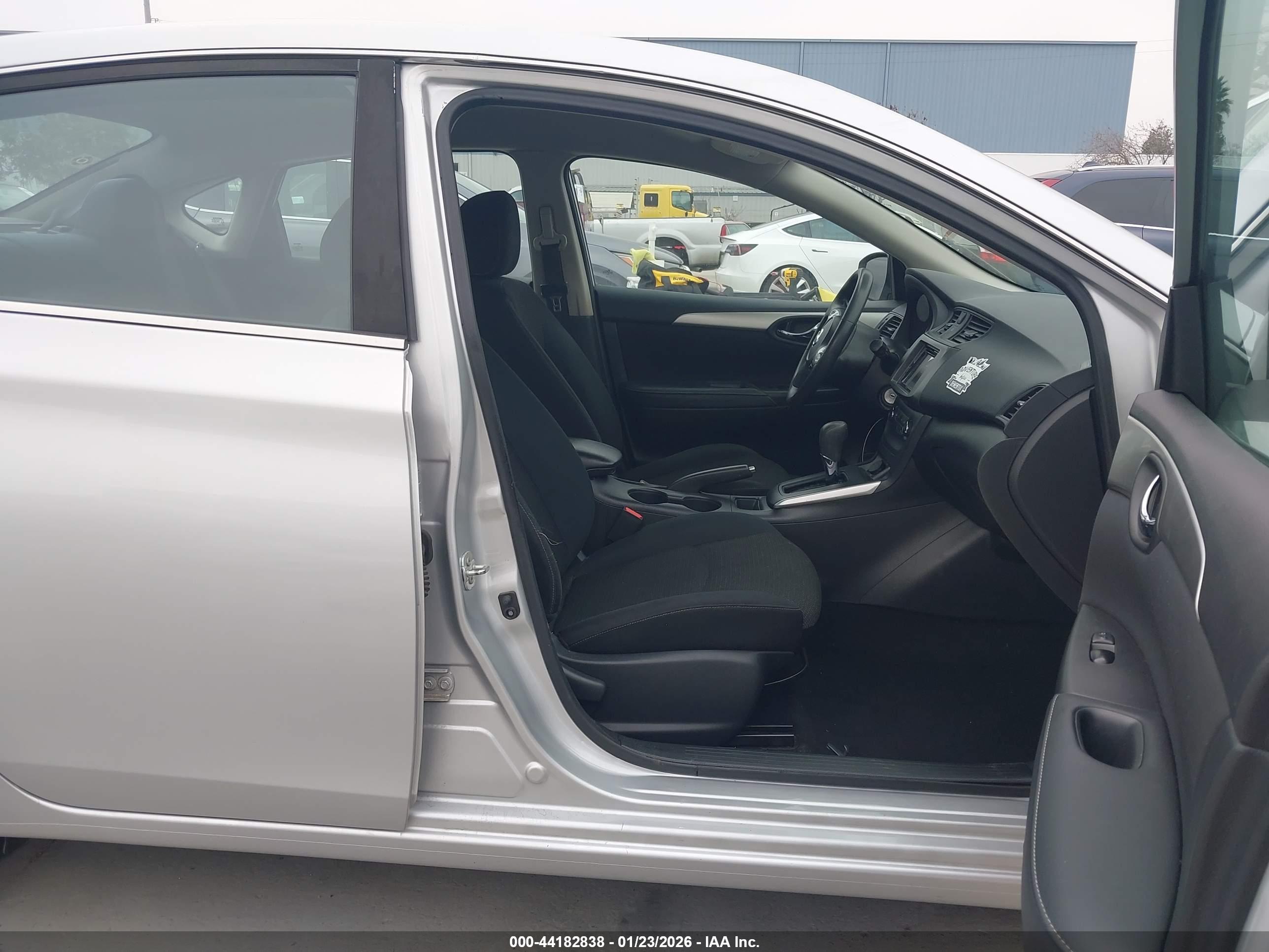 NISSAN SENTRA image 5