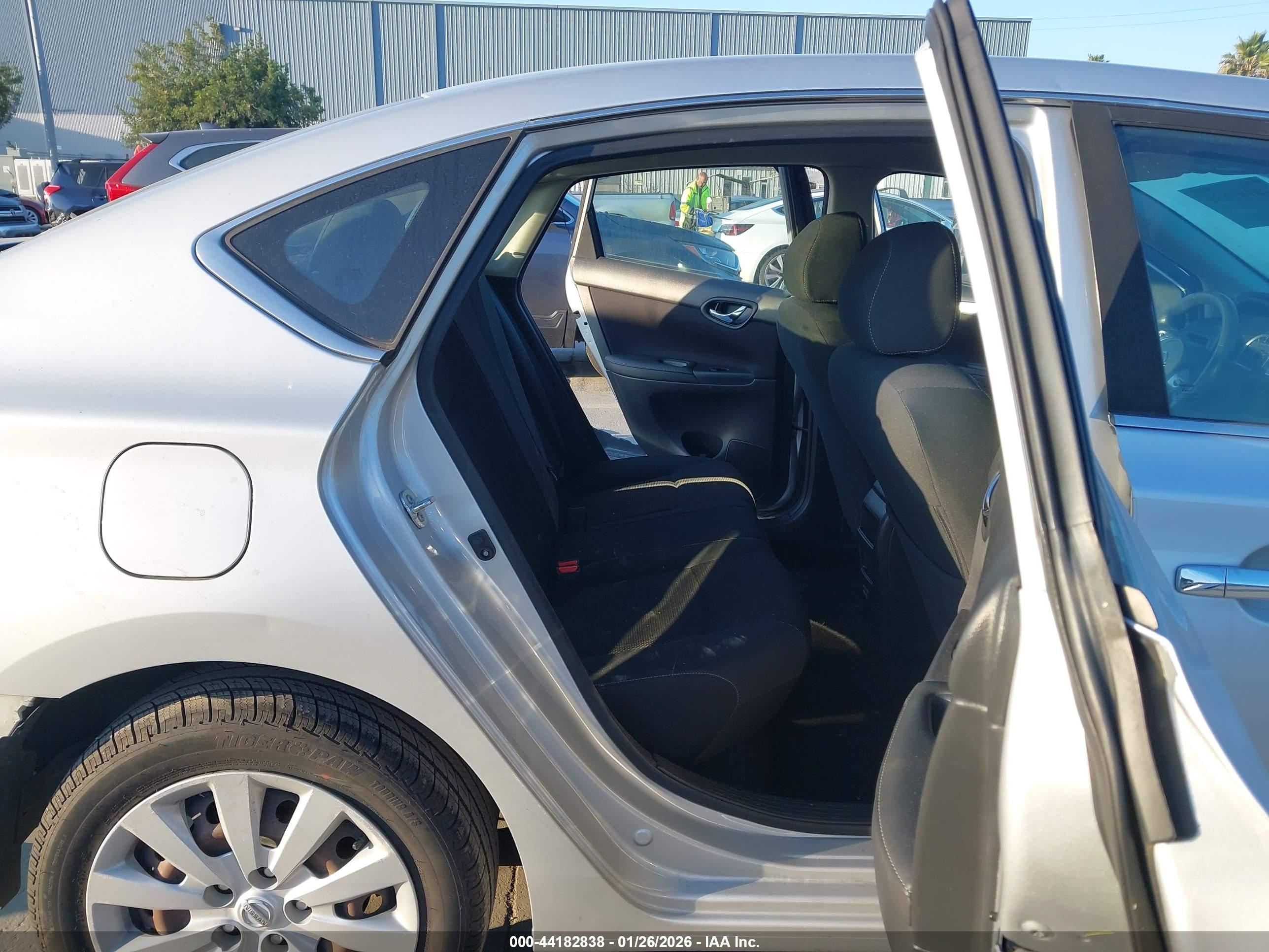 NISSAN SENTRA image 8