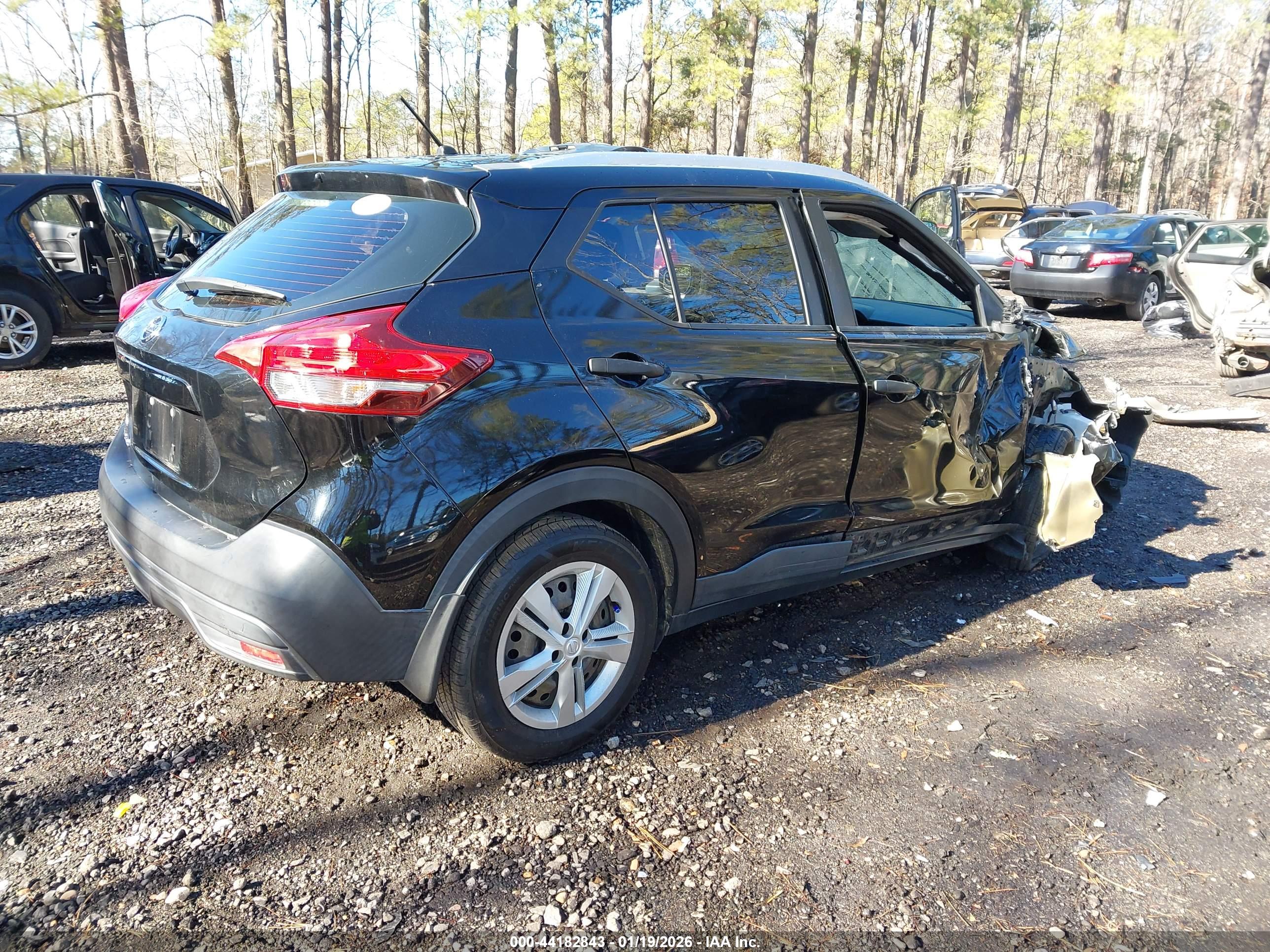 NISSAN KICKS image 4