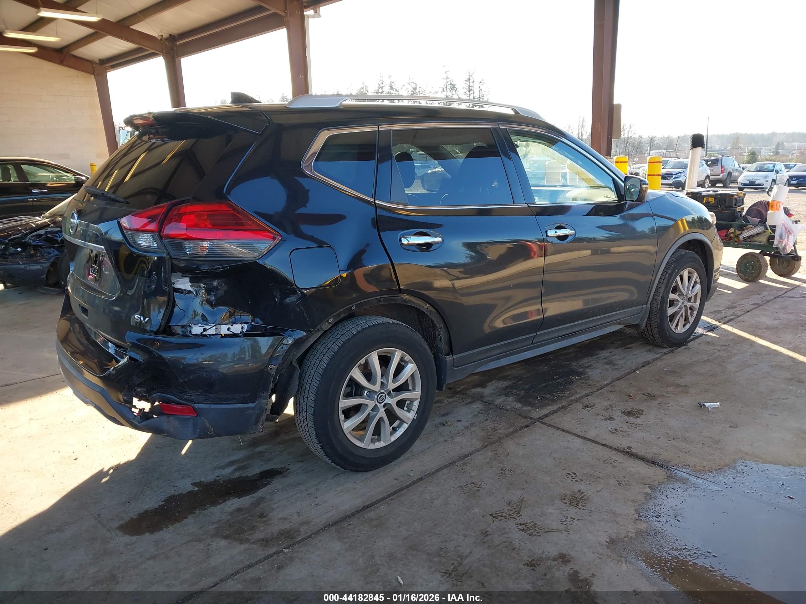 NISSAN ROGUE image 4