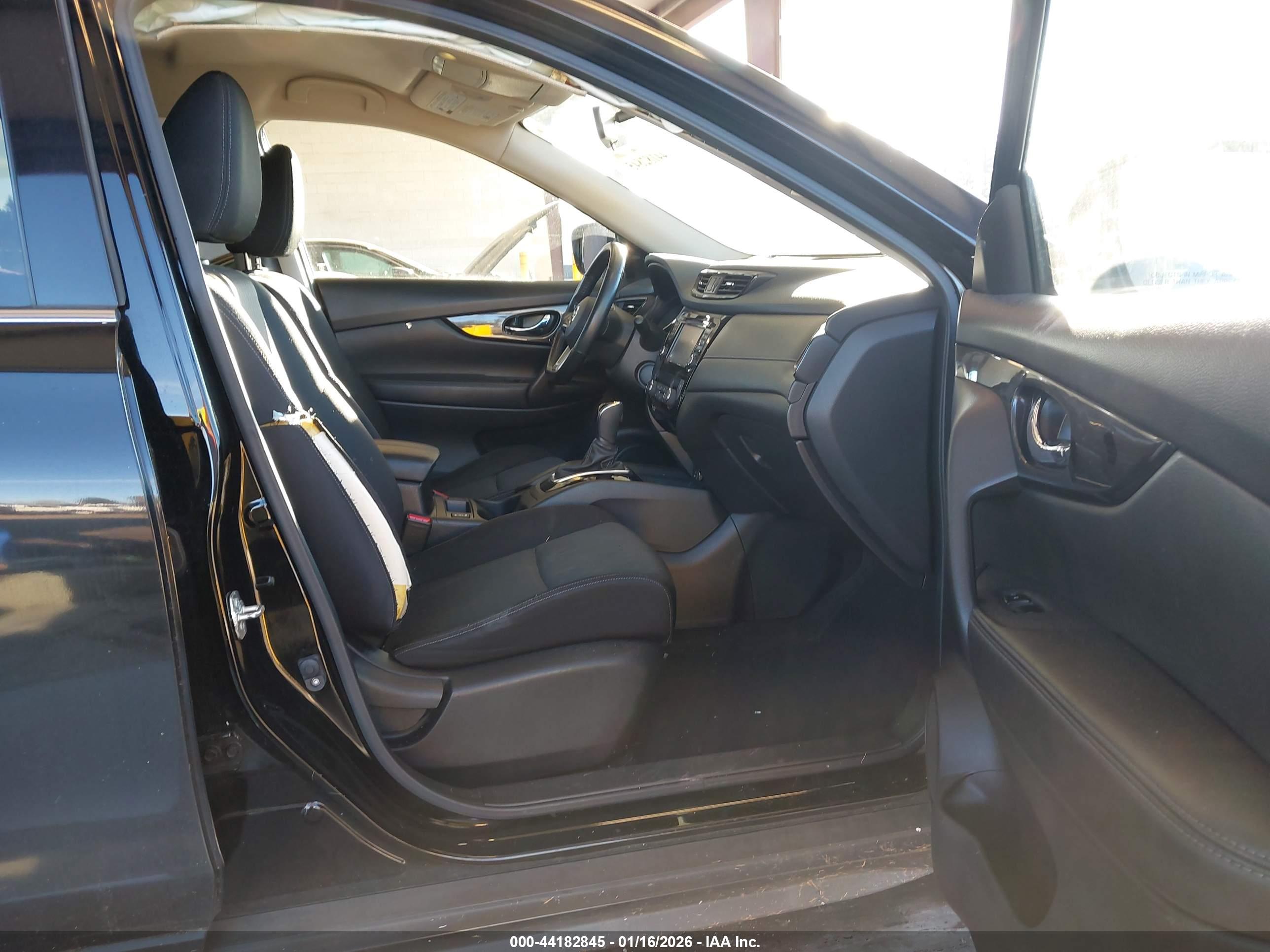 NISSAN ROGUE image 5