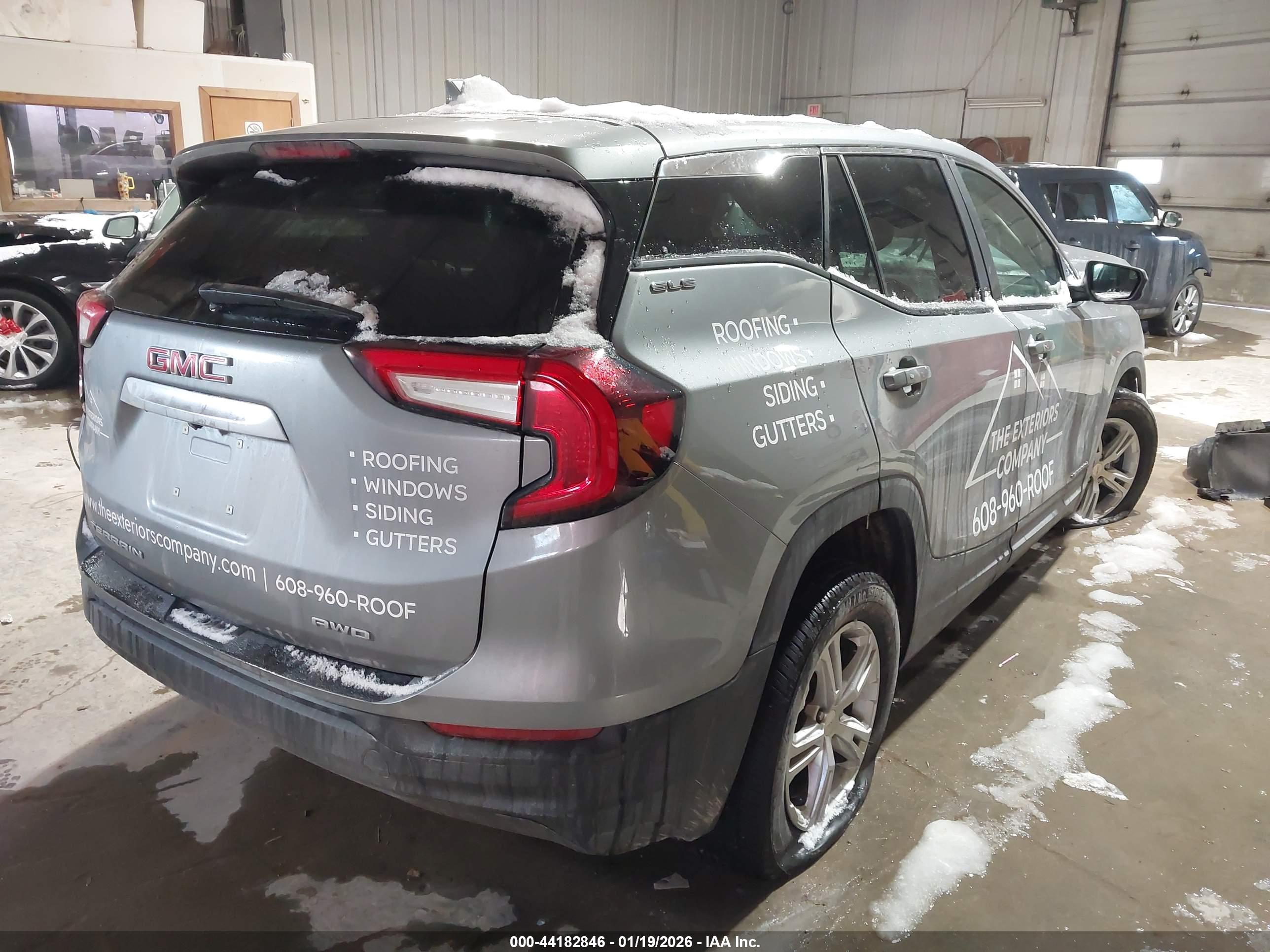 GMC TERRAIN image 4