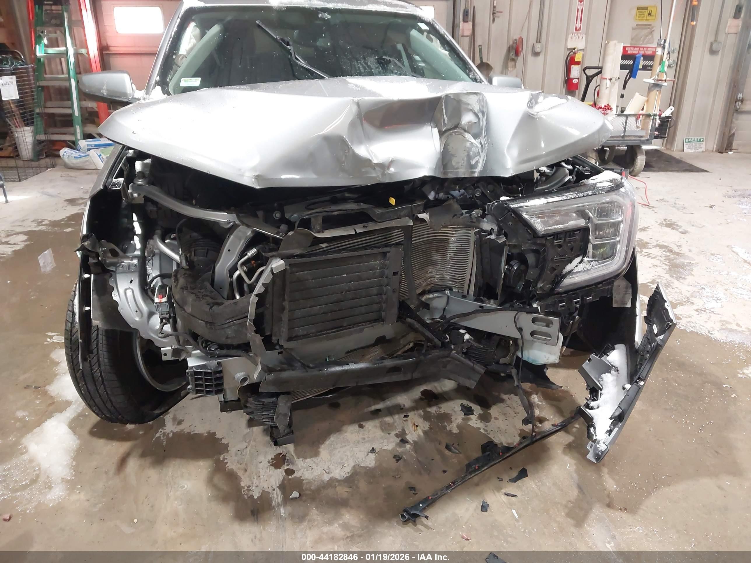 GMC TERRAIN image 6
