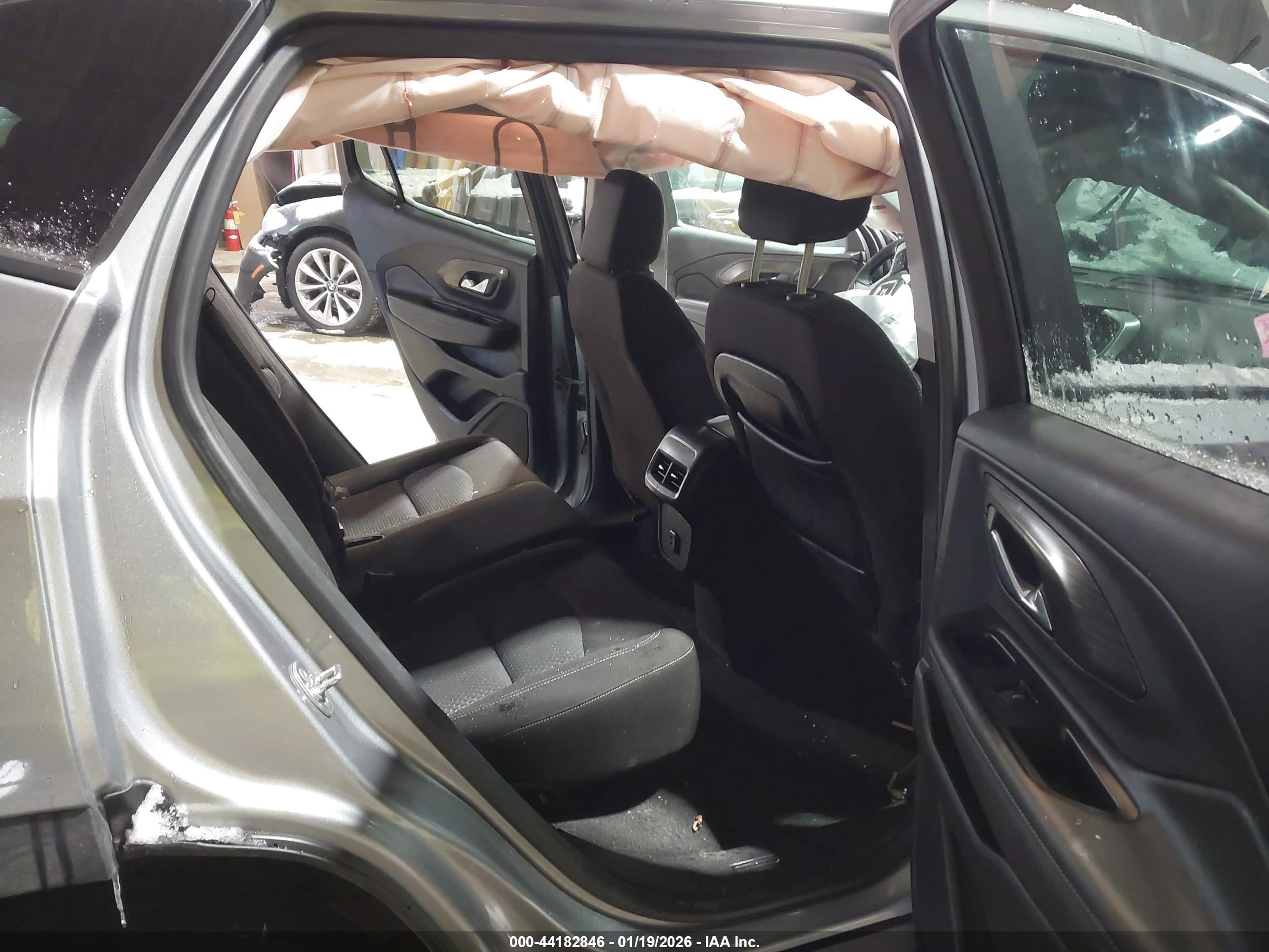 GMC TERRAIN image 8
