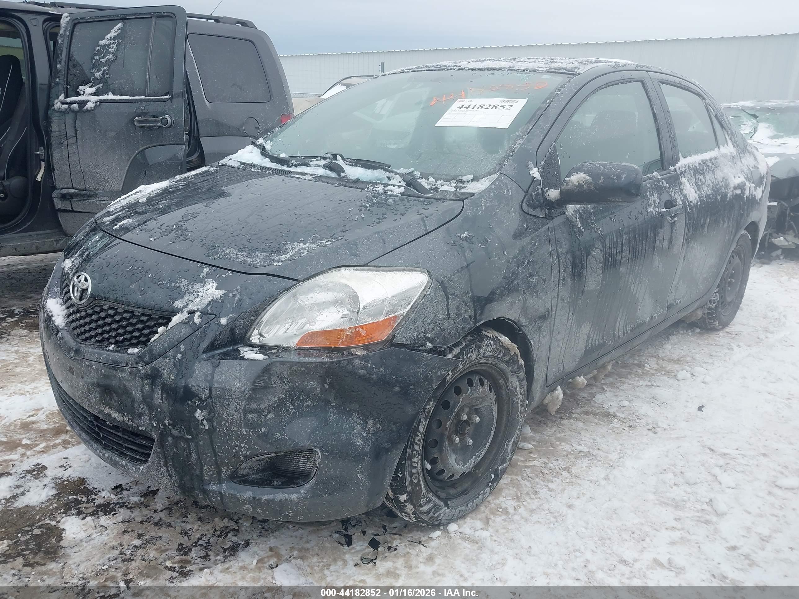 TOYOTA YARIS image 2