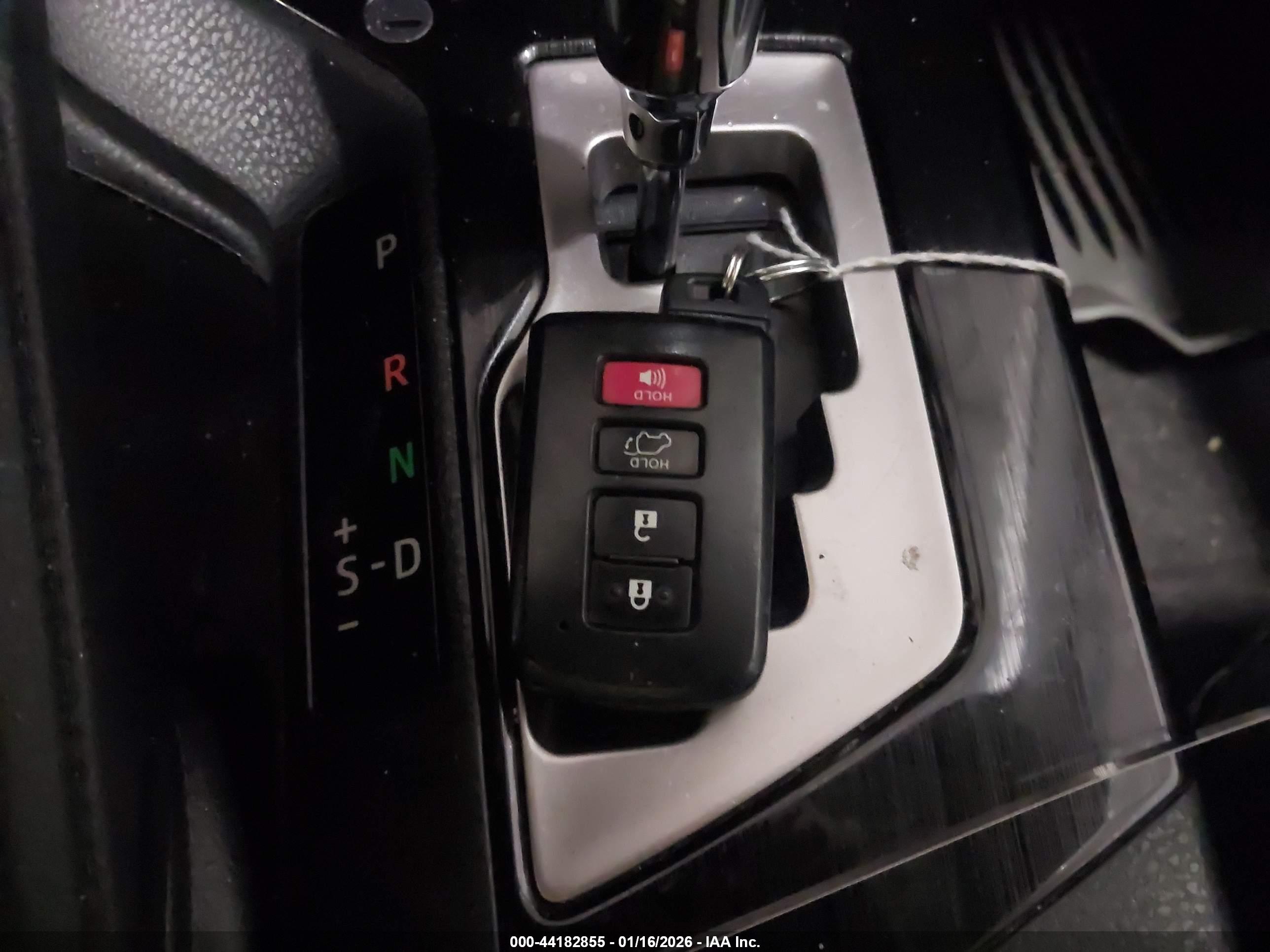 TOYOTA RAV4 image 11