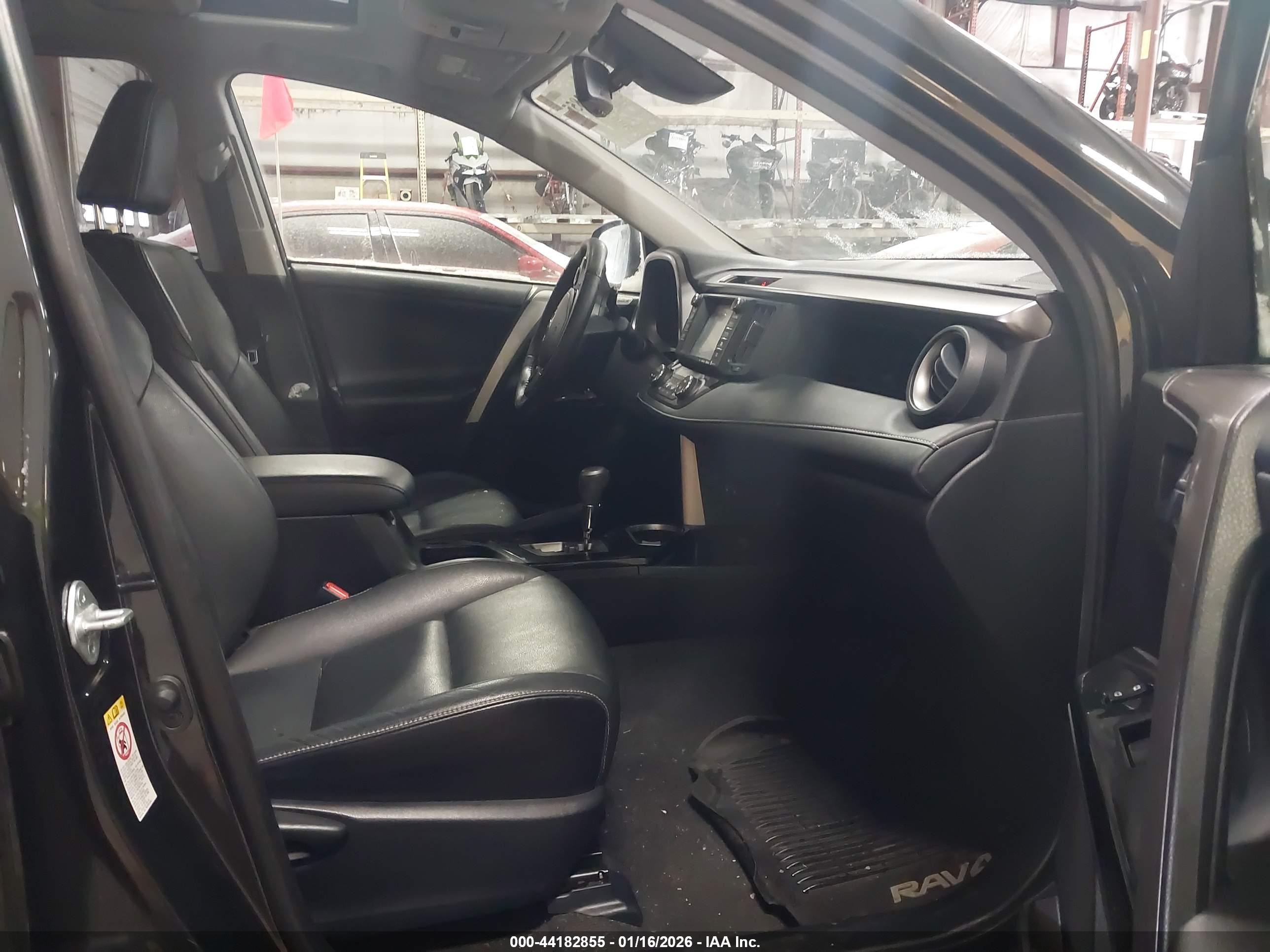 TOYOTA RAV4 image 5