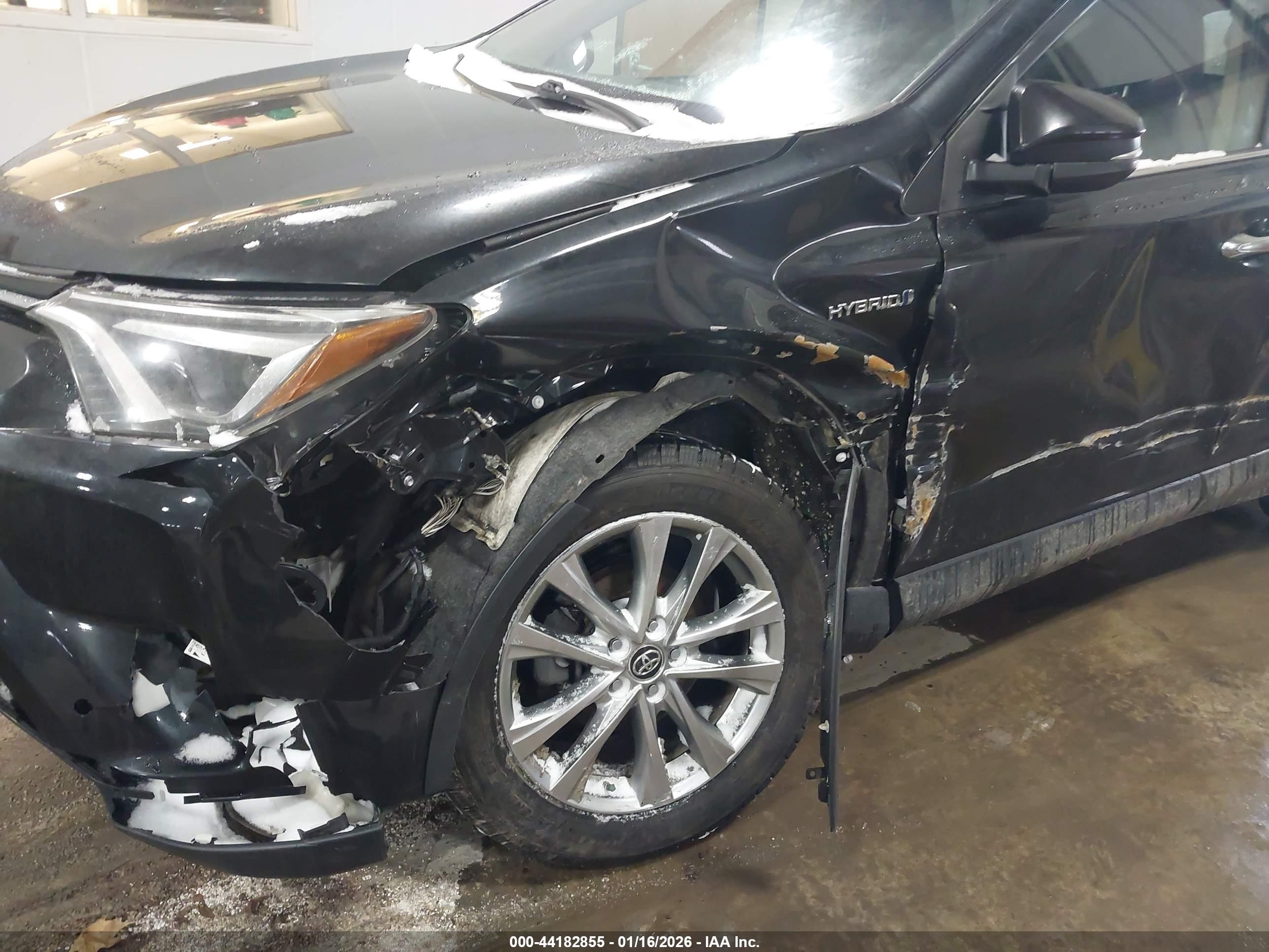 TOYOTA RAV4 image 6