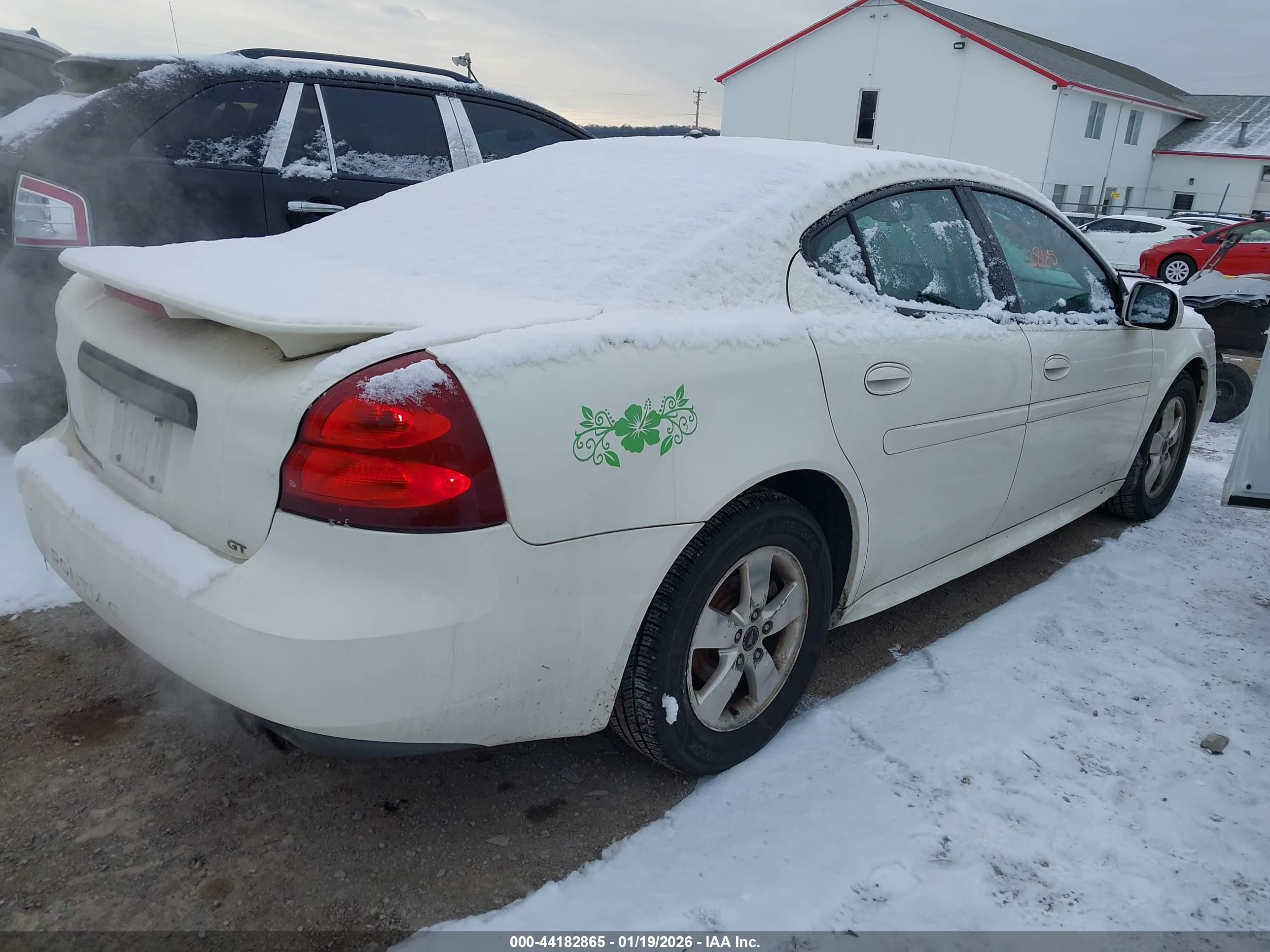 PONTIAC GRAND image 4