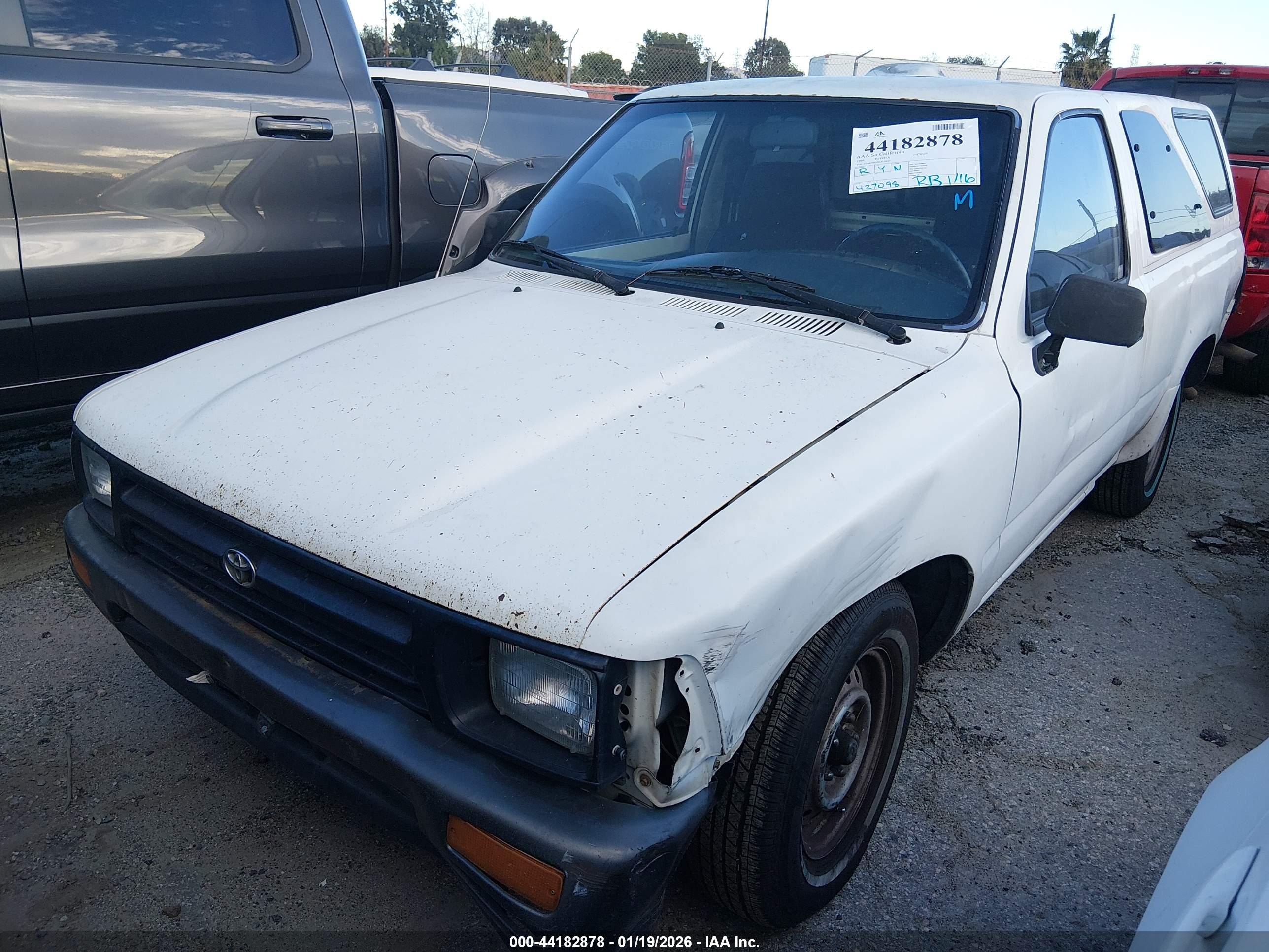 TOYOTA PICKUP image 2
