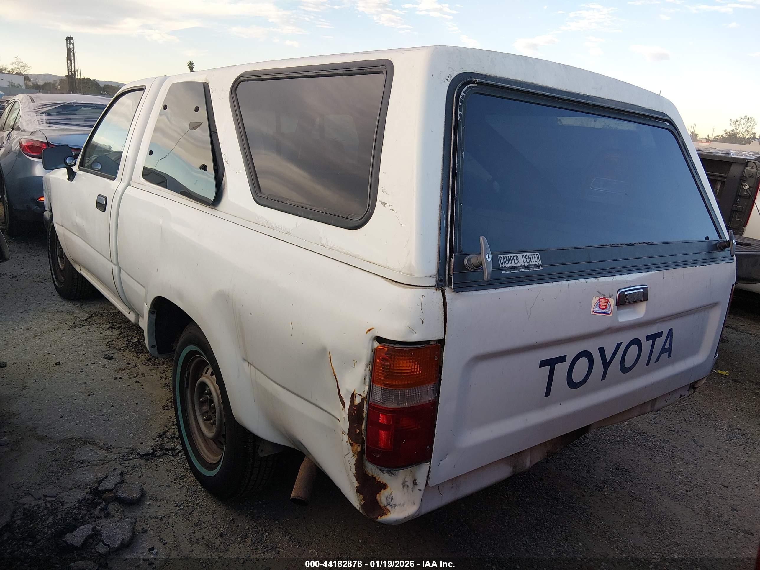 TOYOTA PICKUP image 3