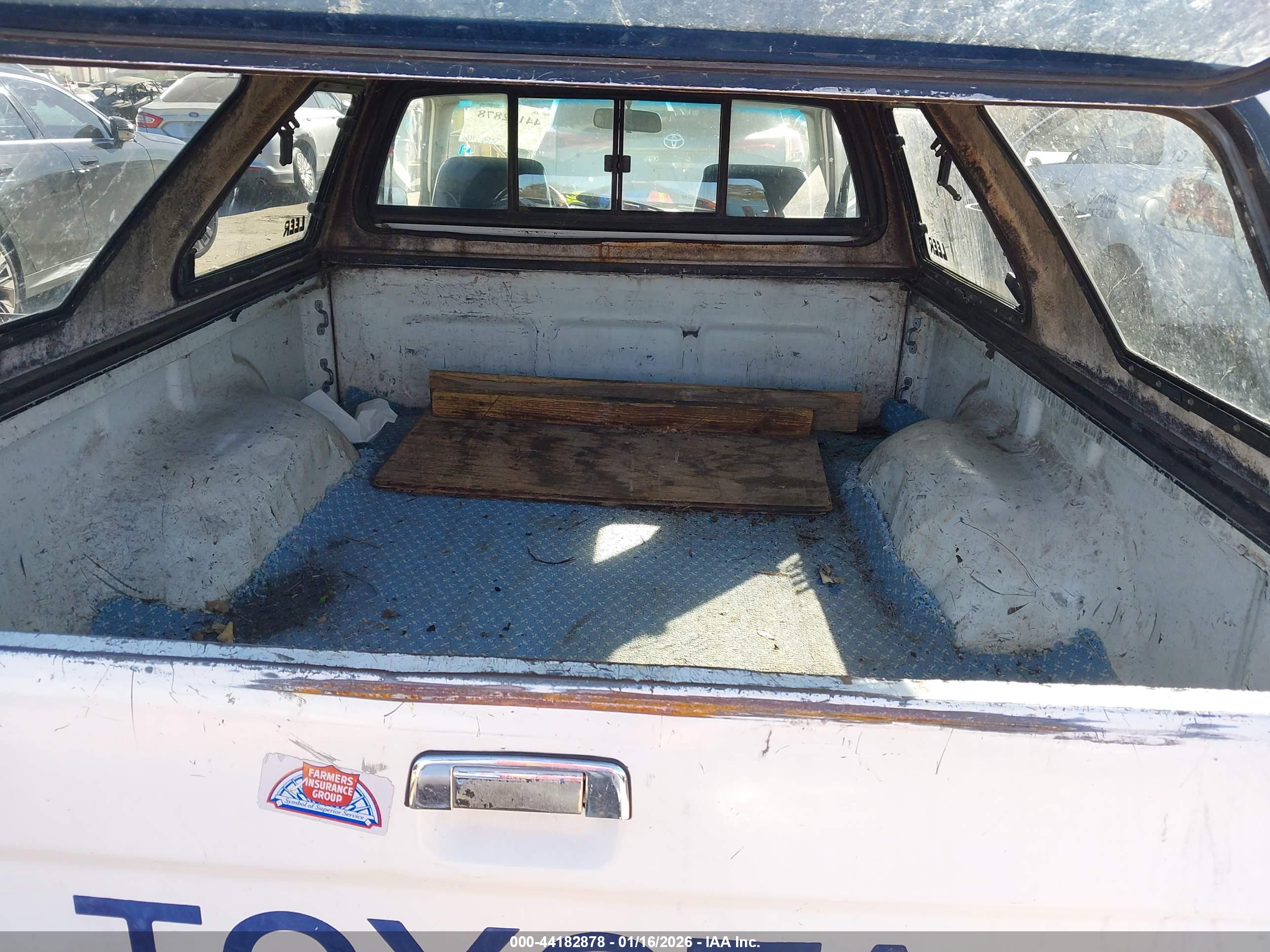 TOYOTA PICKUP image 8