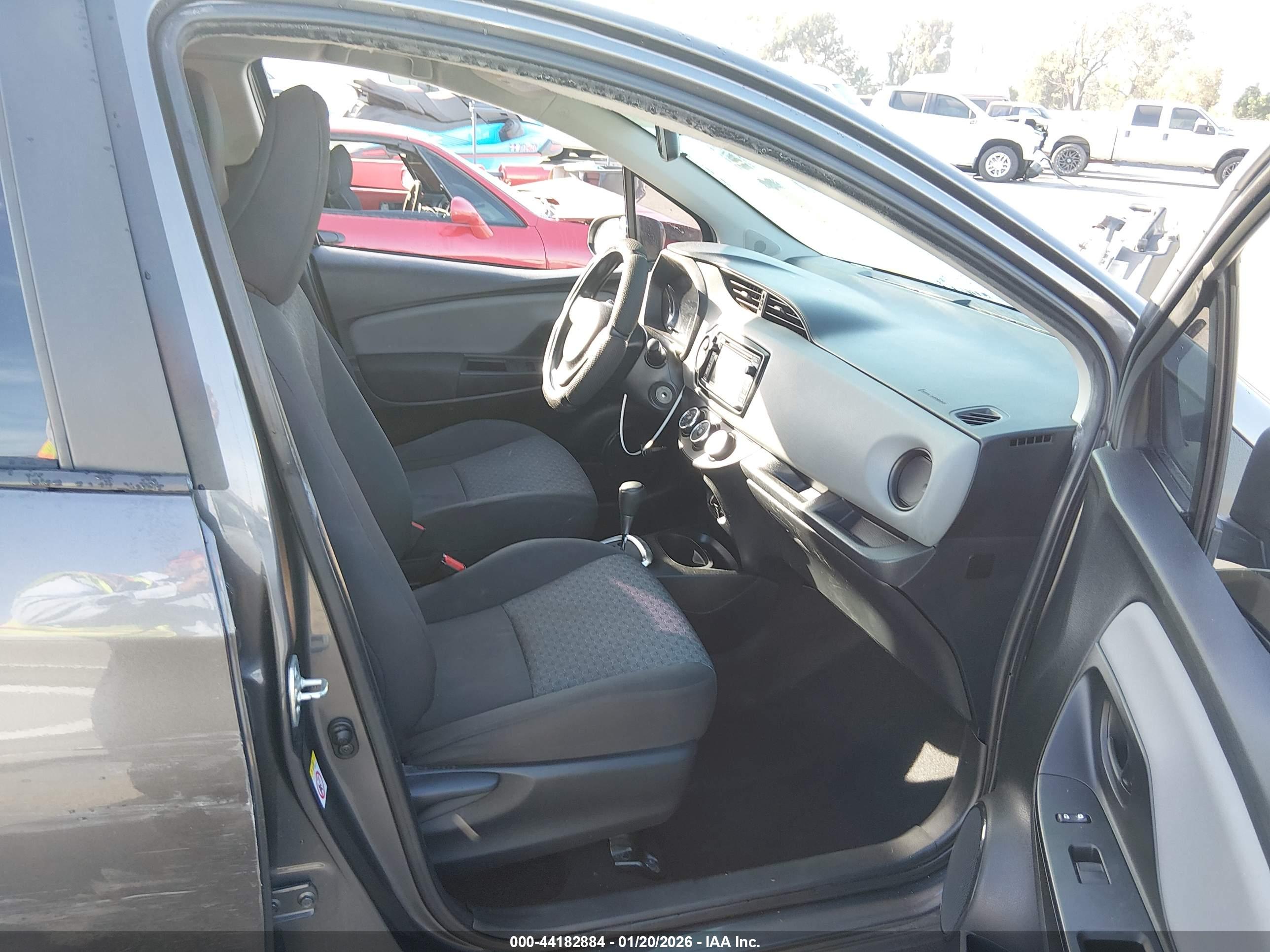 TOYOTA YARIS image 5