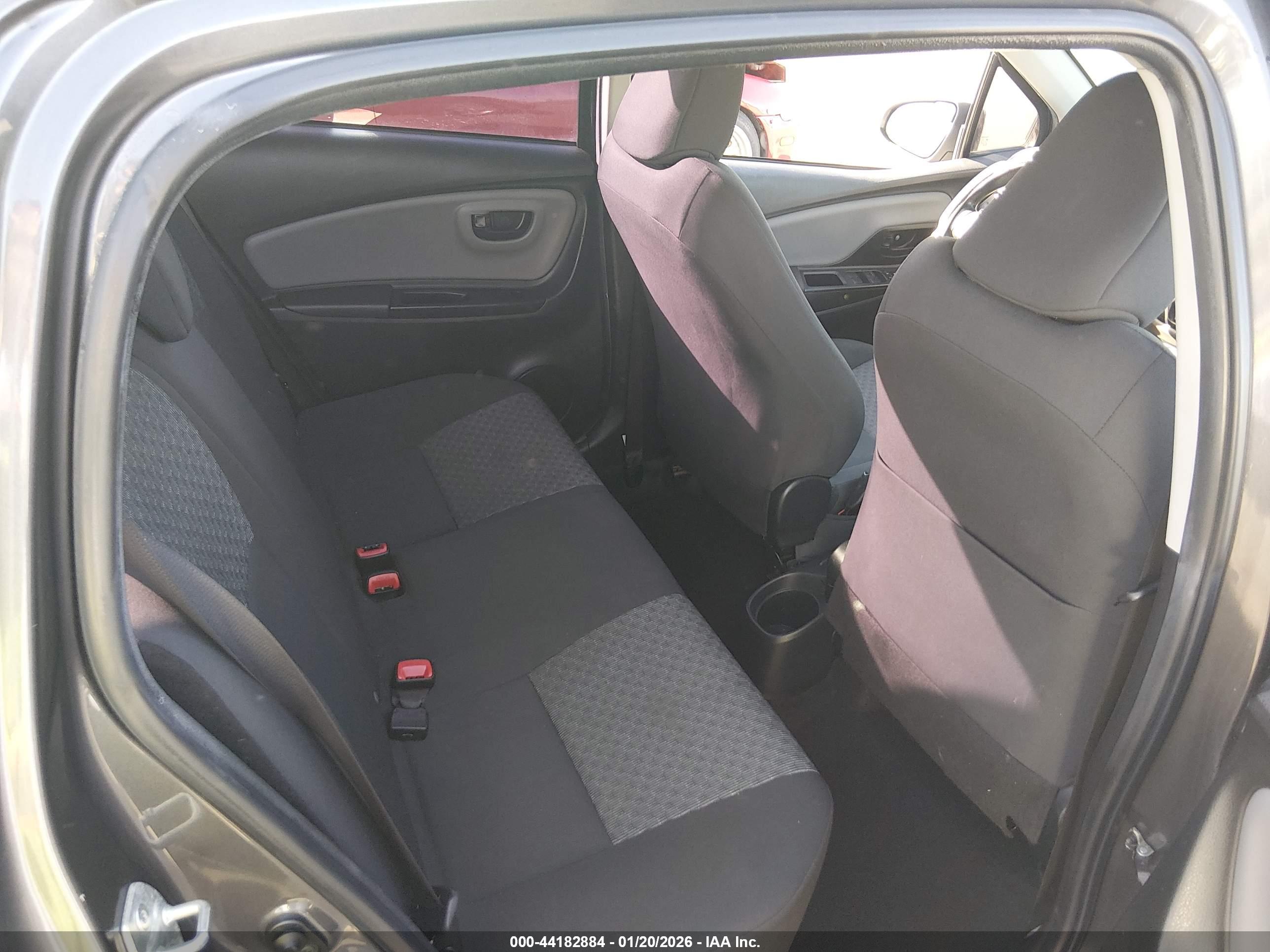 TOYOTA YARIS image 8