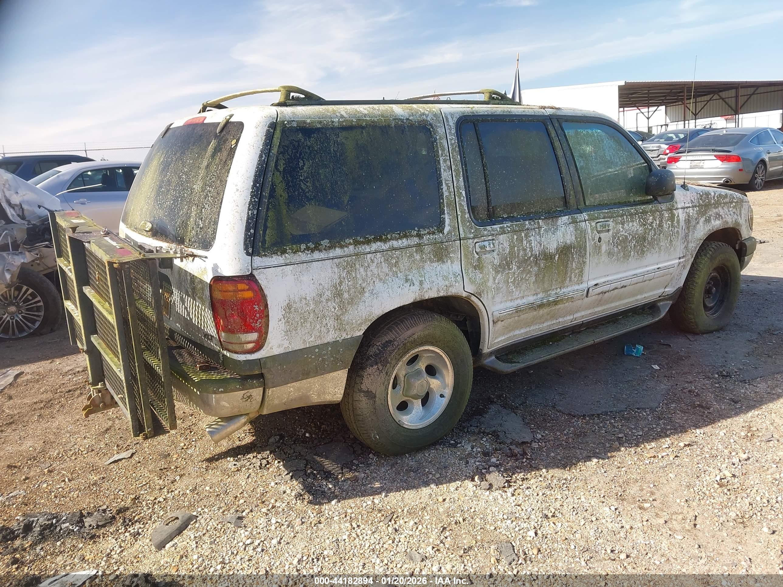 FORD EXPLORER image 4