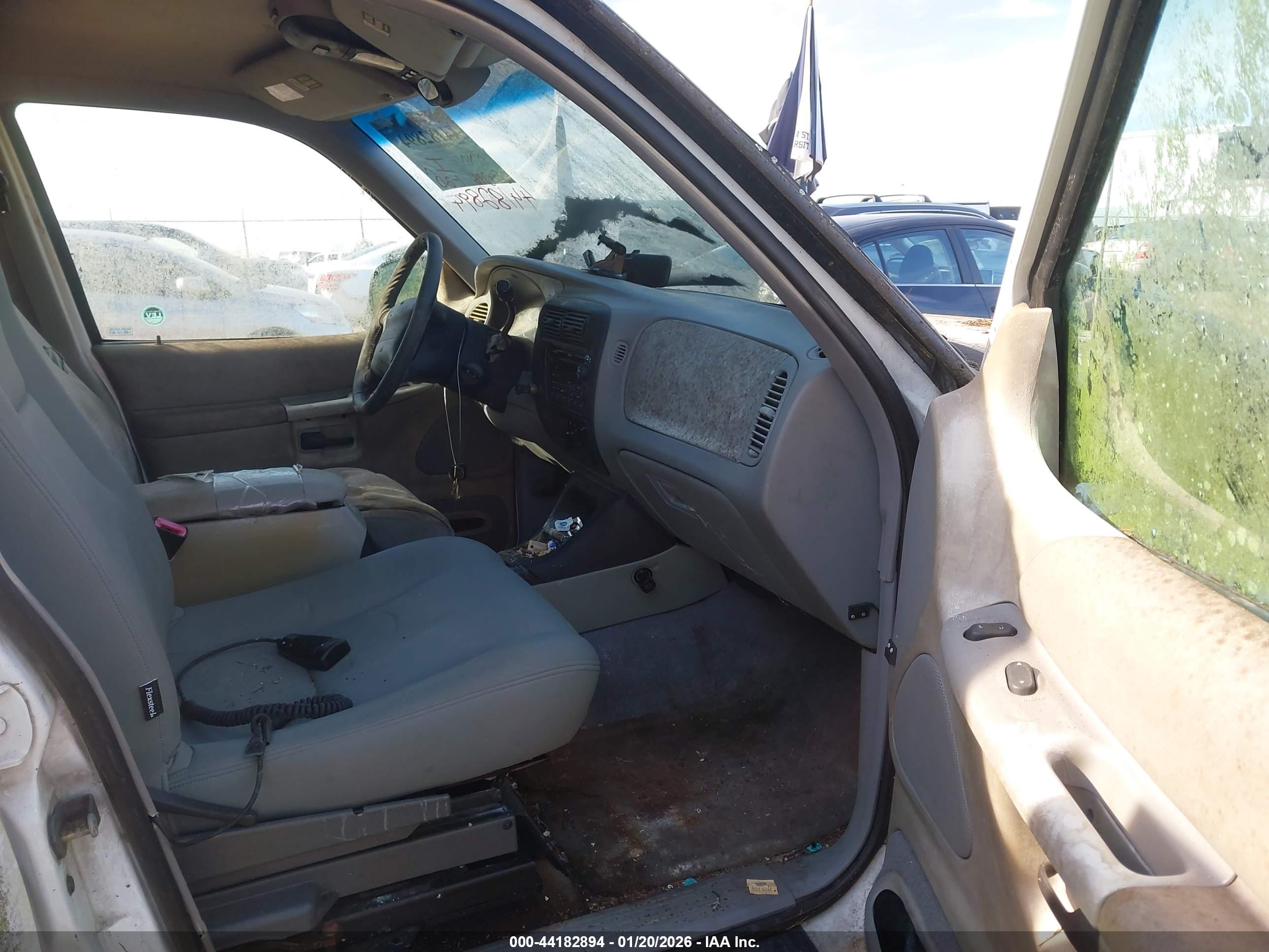 FORD EXPLORER image 5