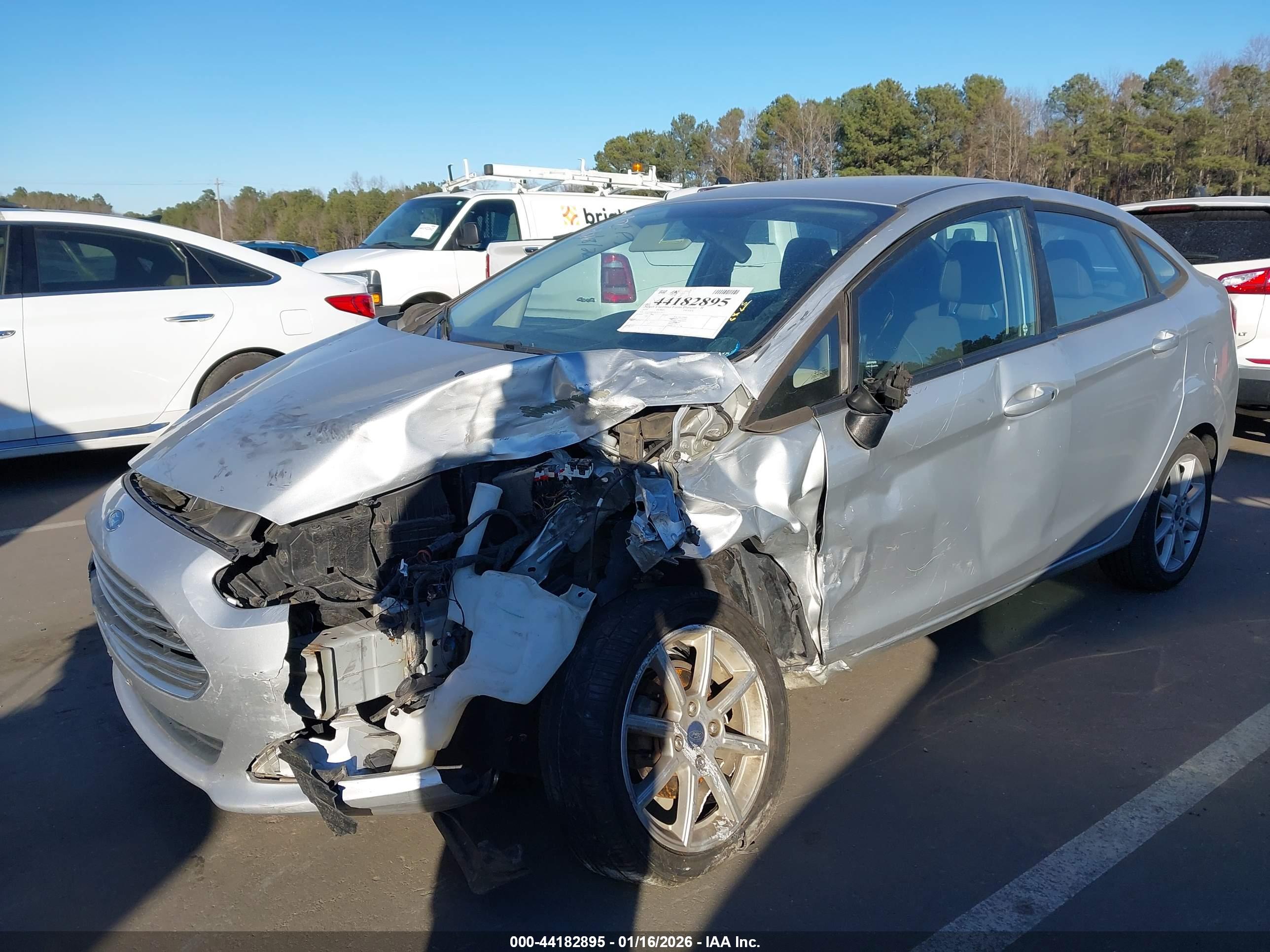 FORD FIESTA image 6