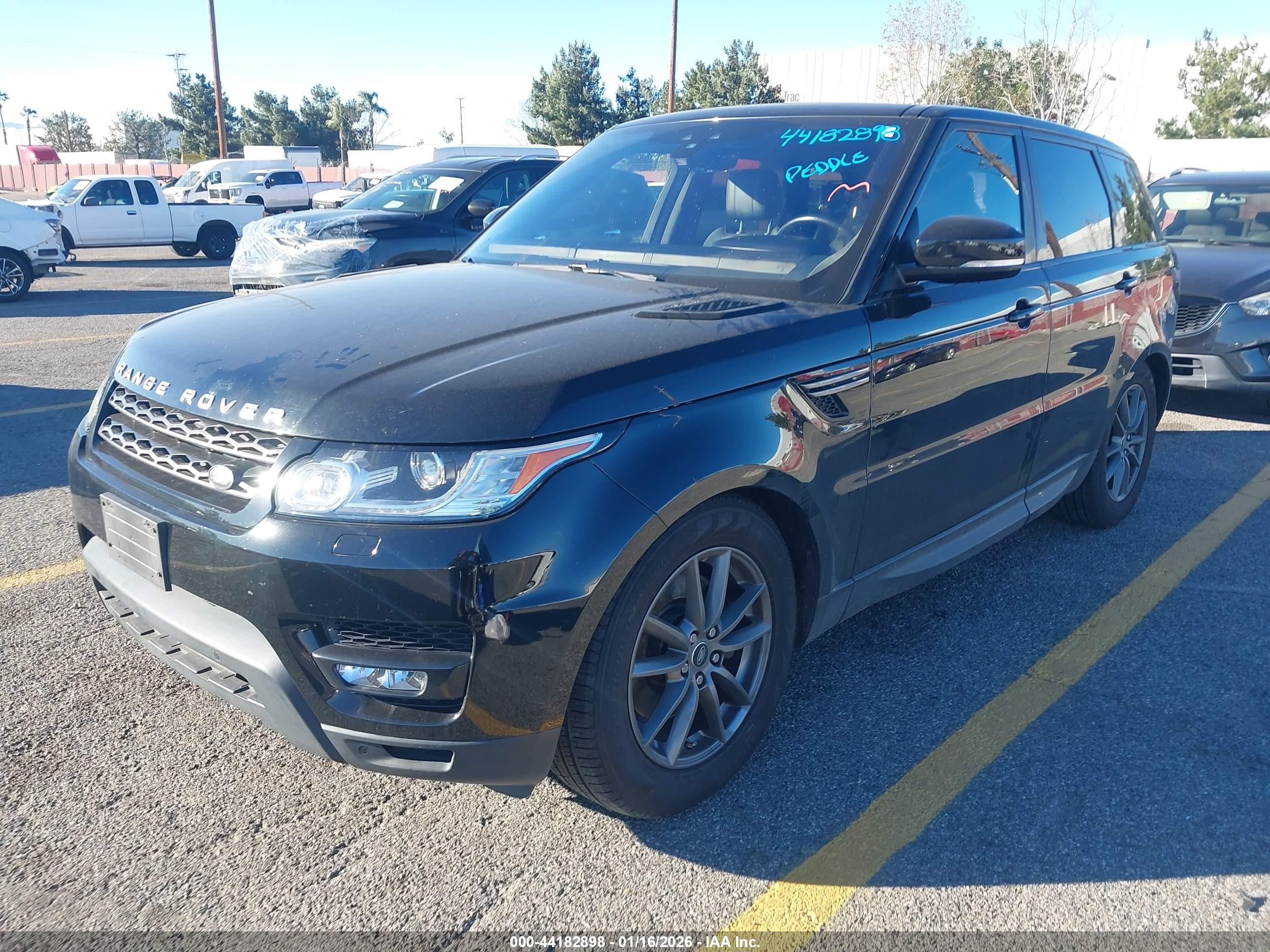 LAND ROVER image 2