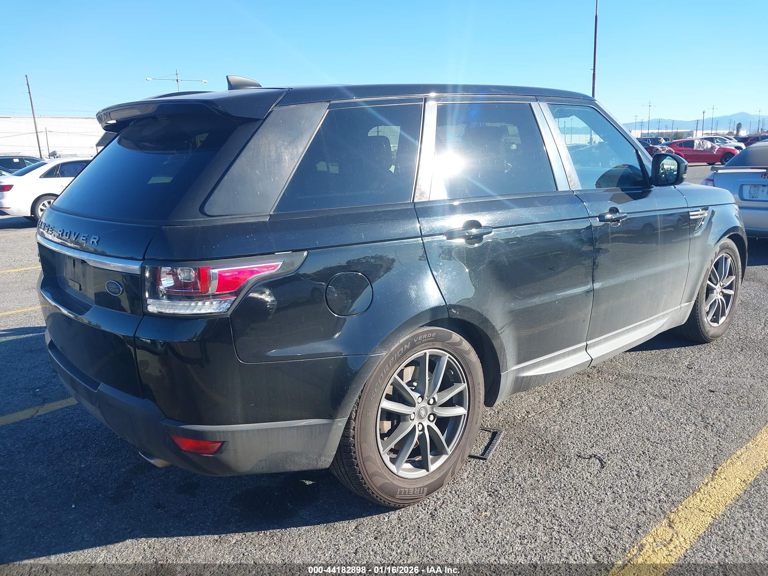 LAND ROVER image 4