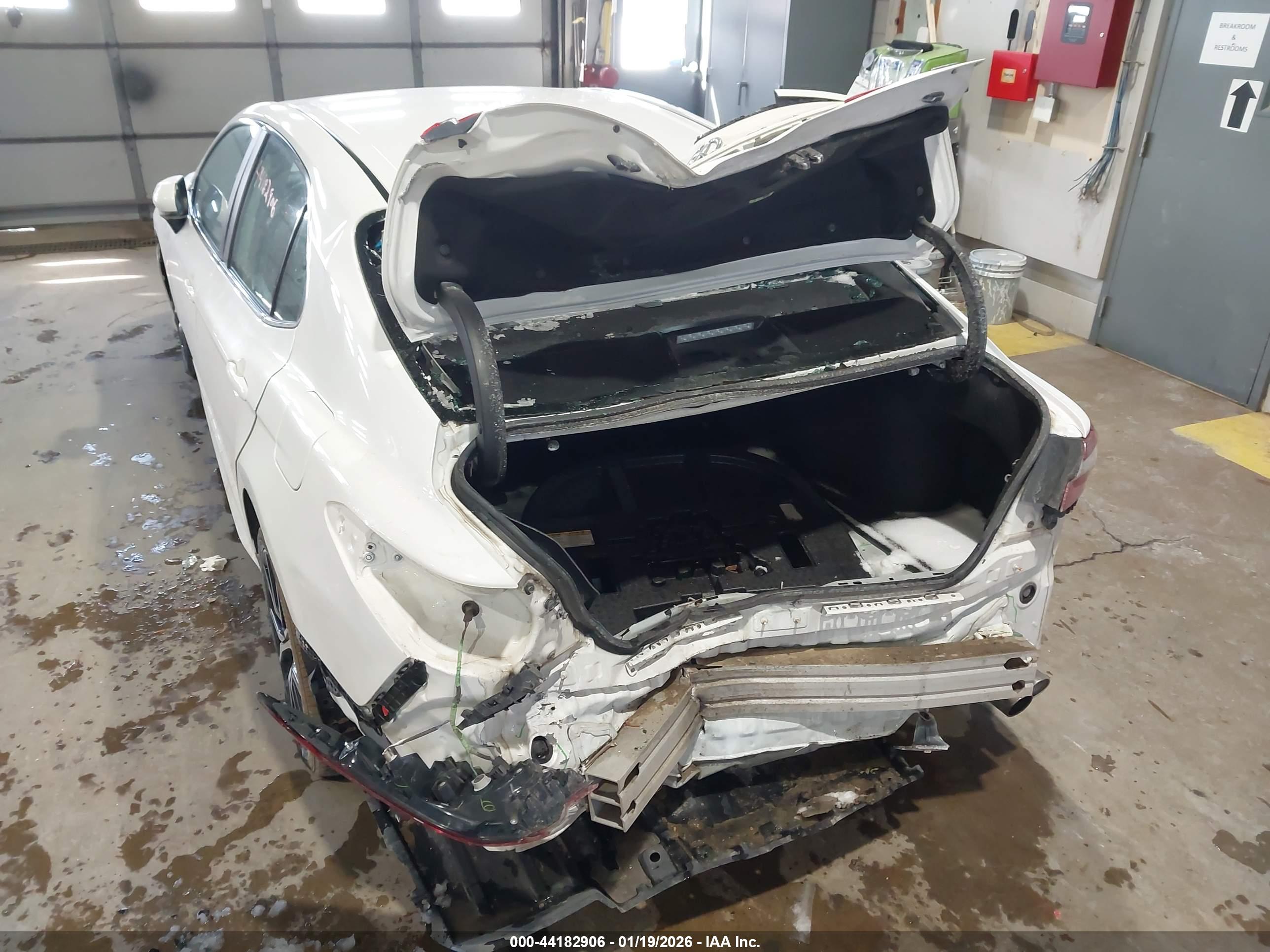 TOYOTA CAMRY image 6