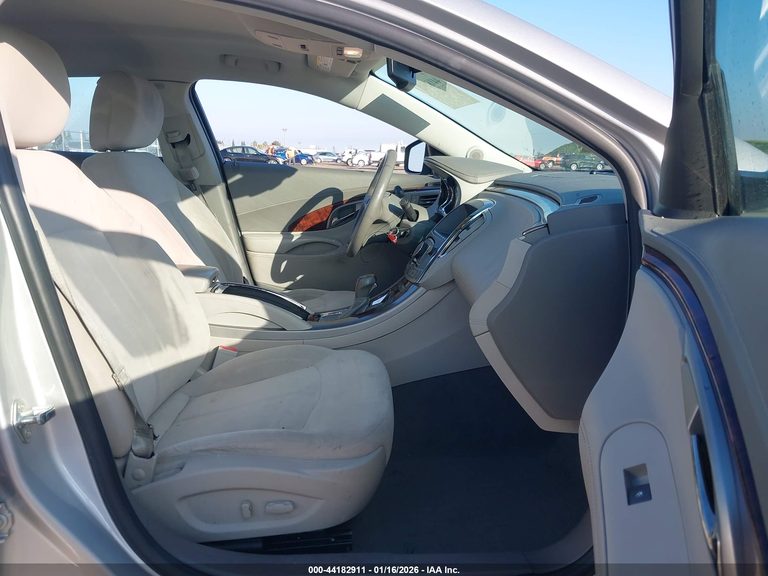 BUICK LACROSSE image 5