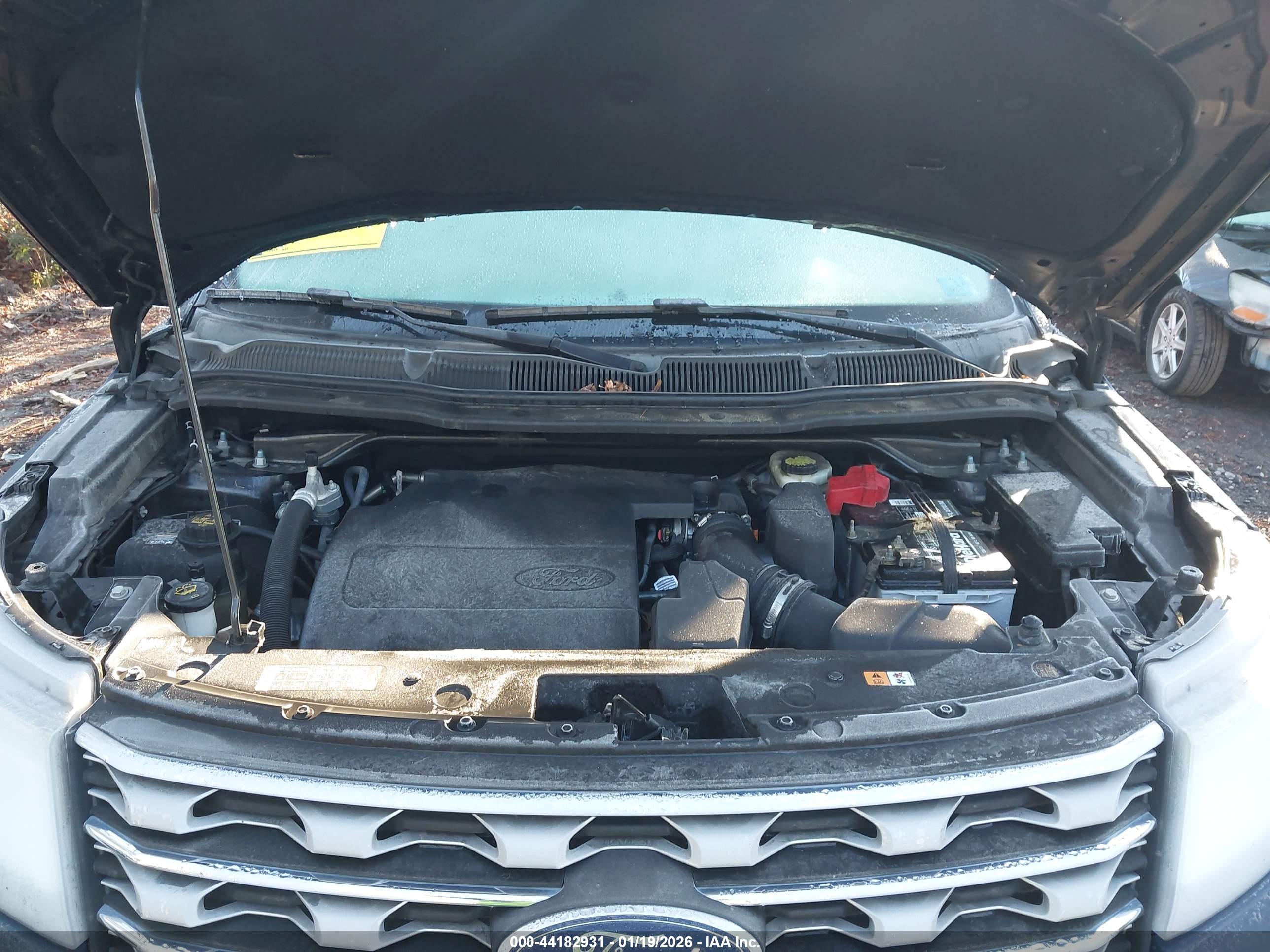 FORD EXPLORER image 10
