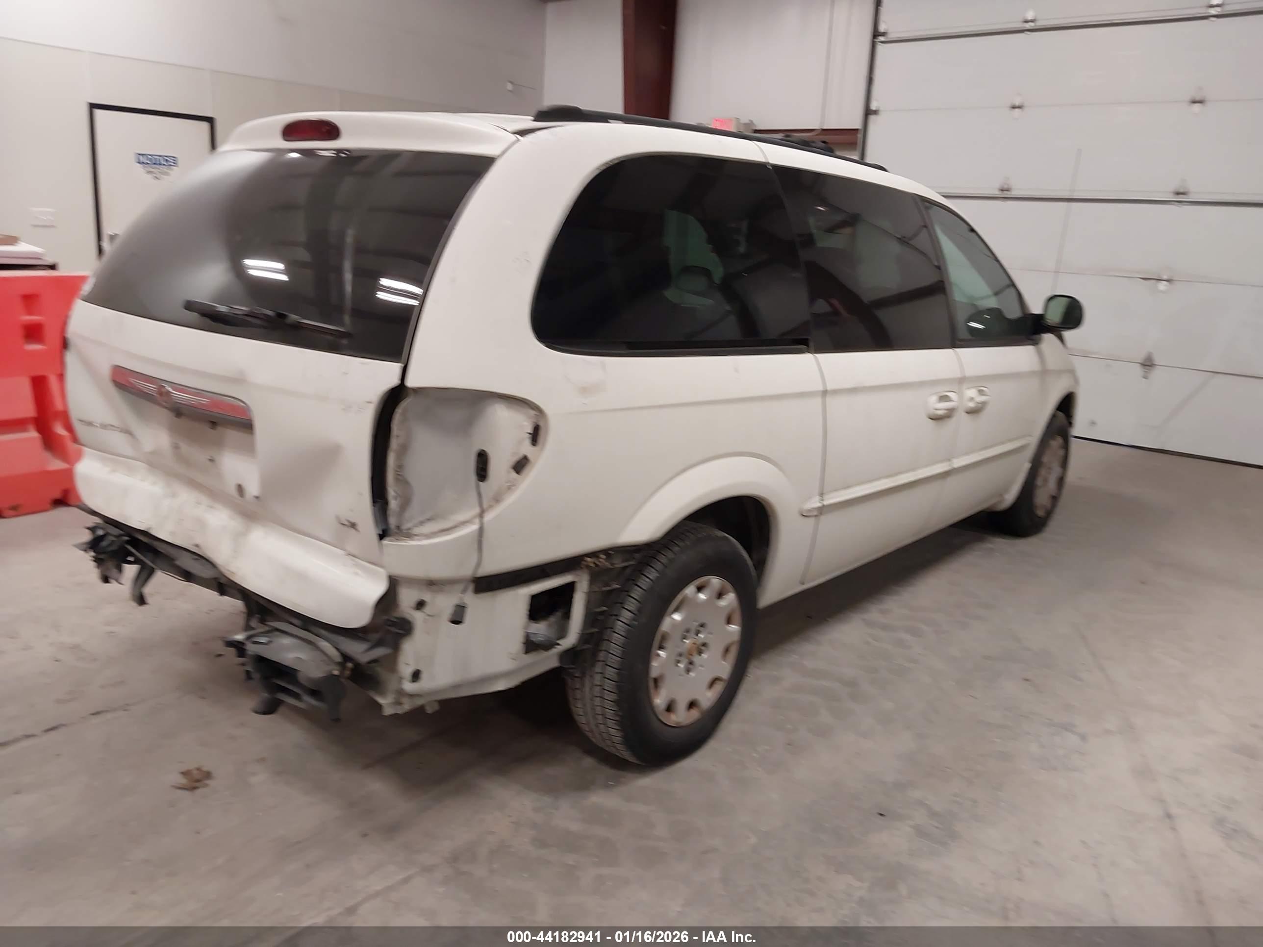 CHRYSLER TOWN image 4