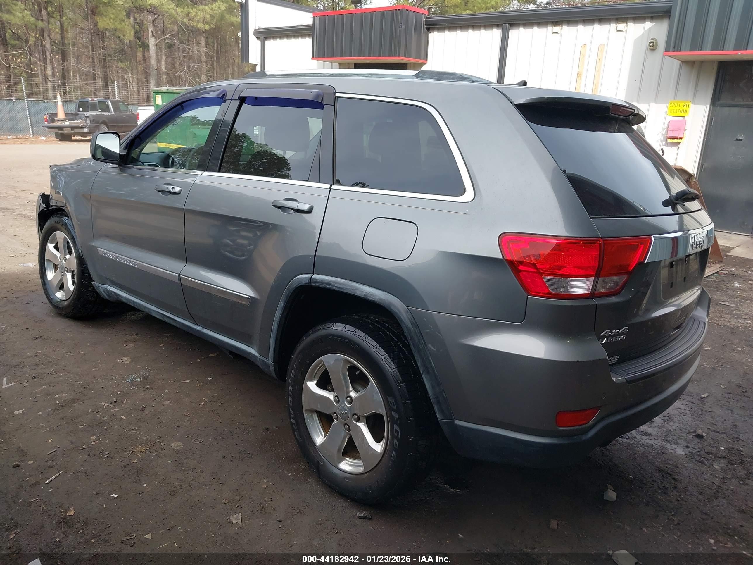 JEEP GRAND image 3