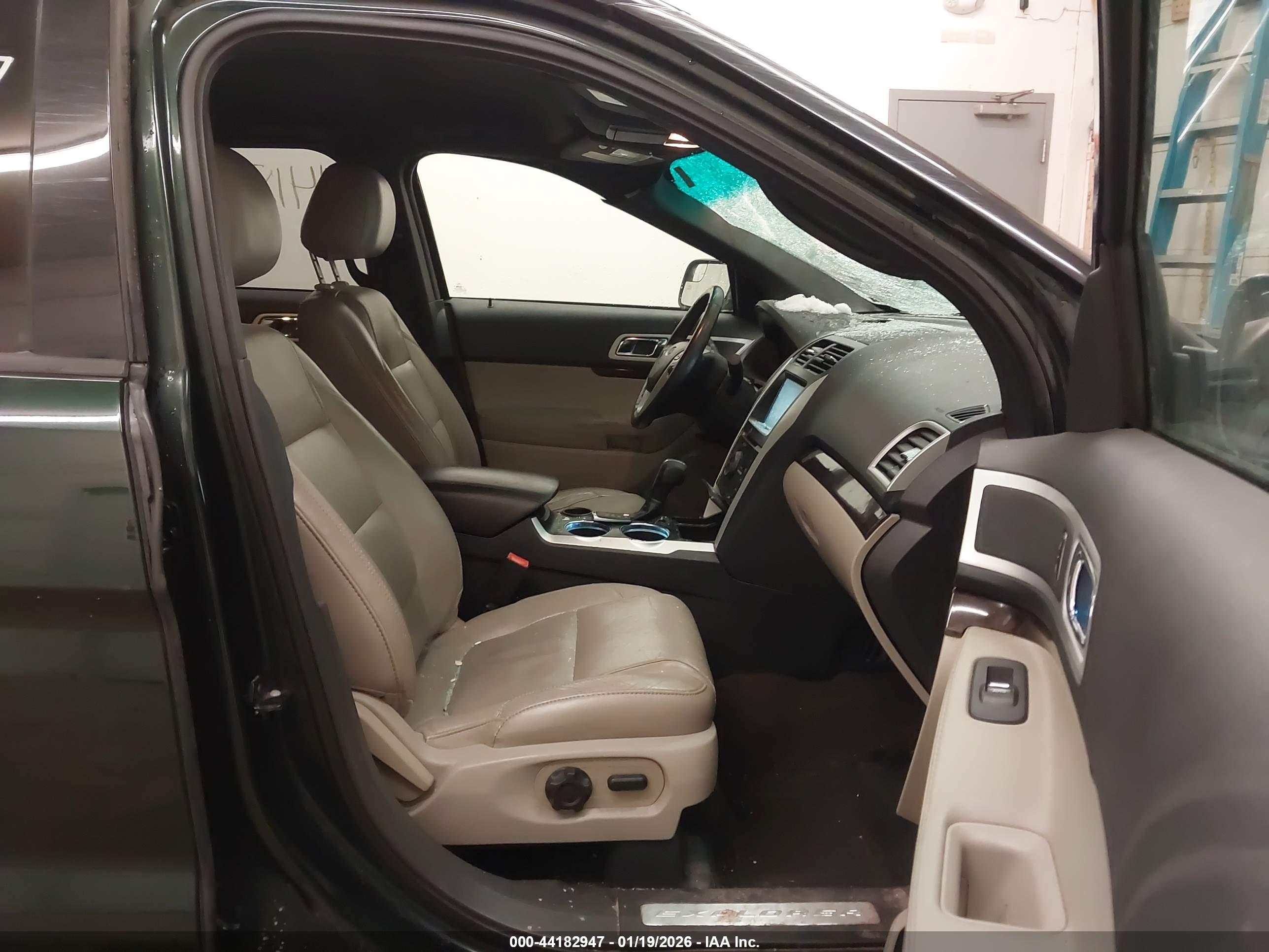 FORD EXPLORER image 5