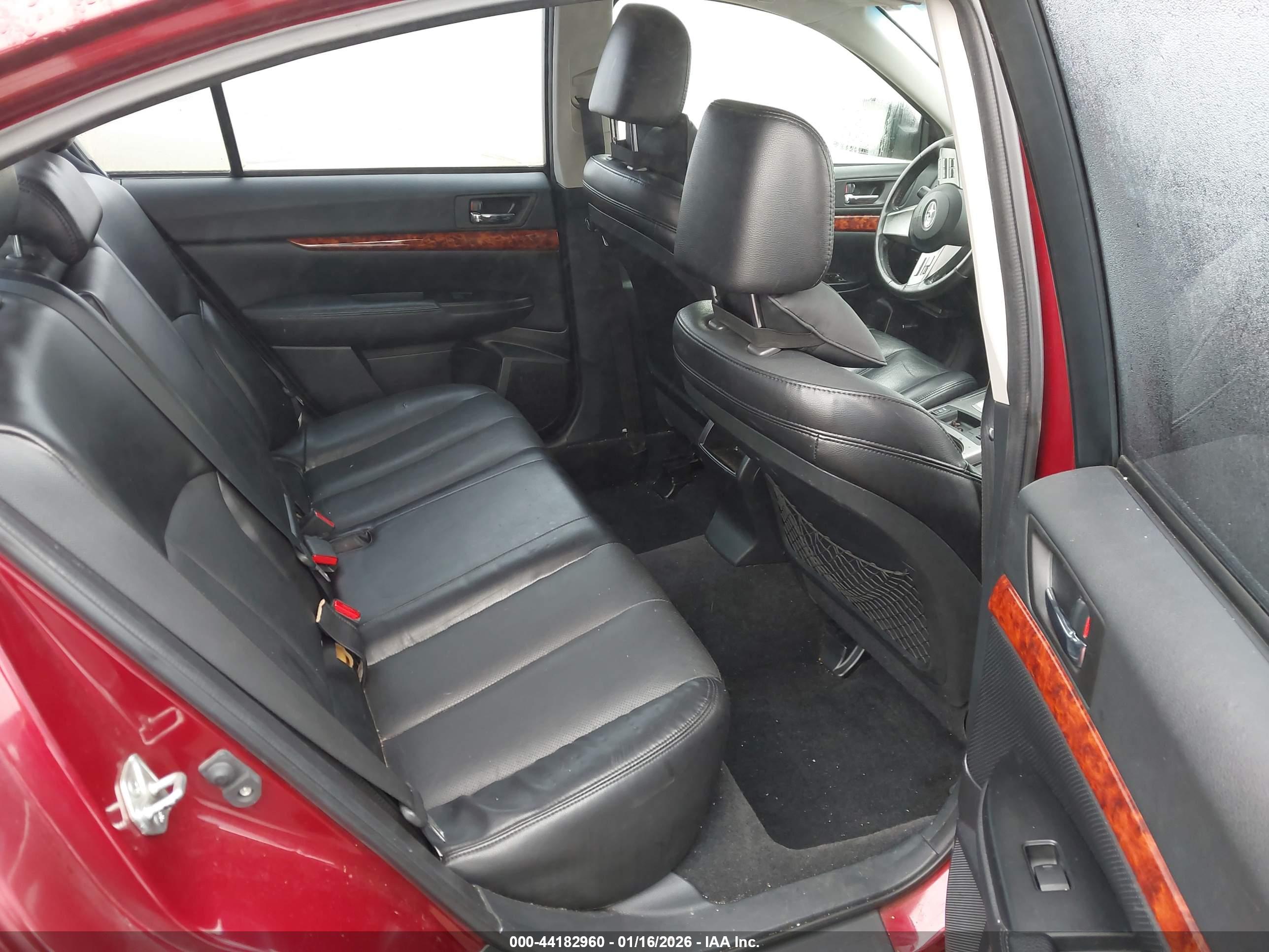 SUBARU LEGACY image 8