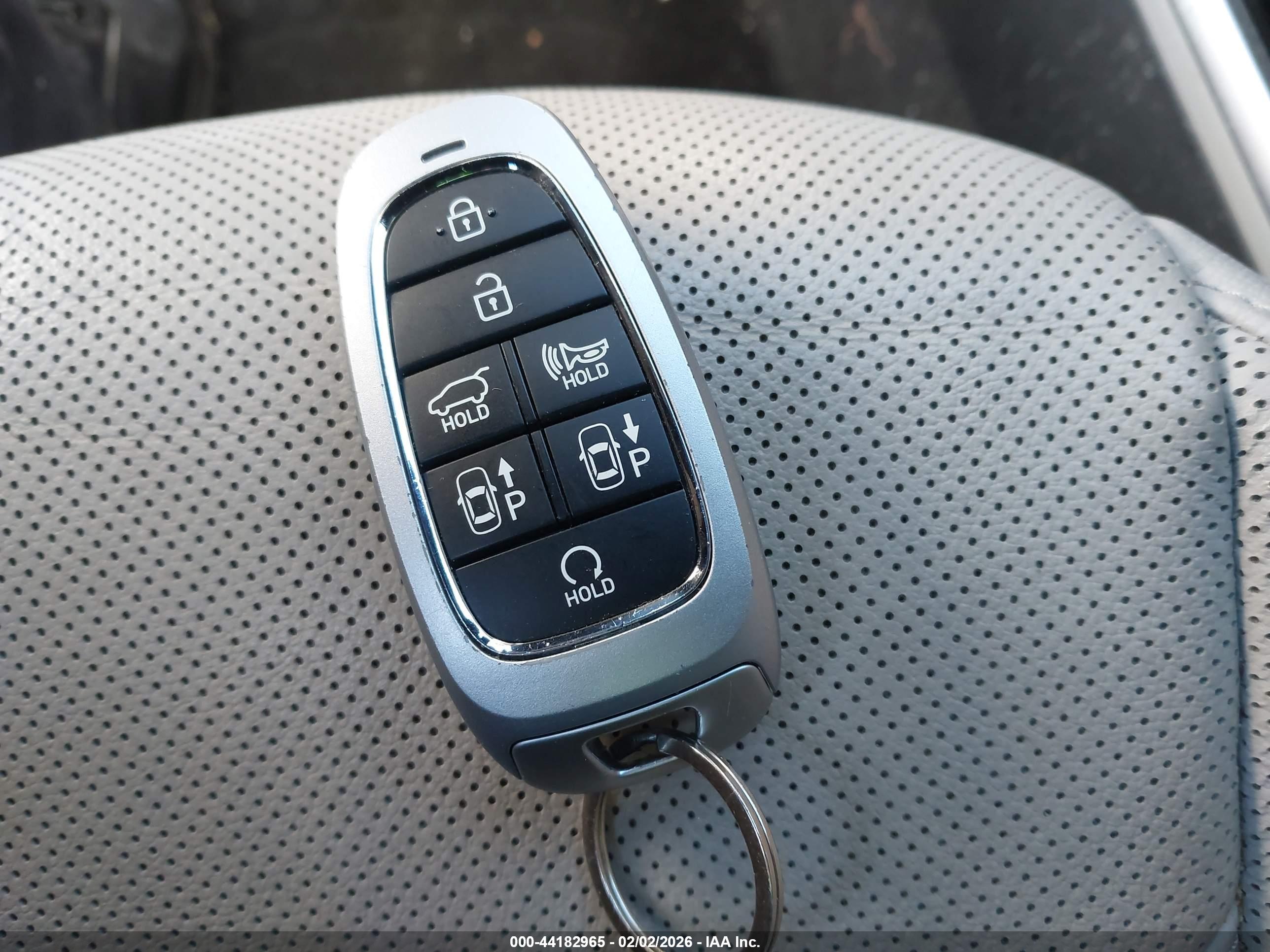HYUNDAI TUCSON image 11
