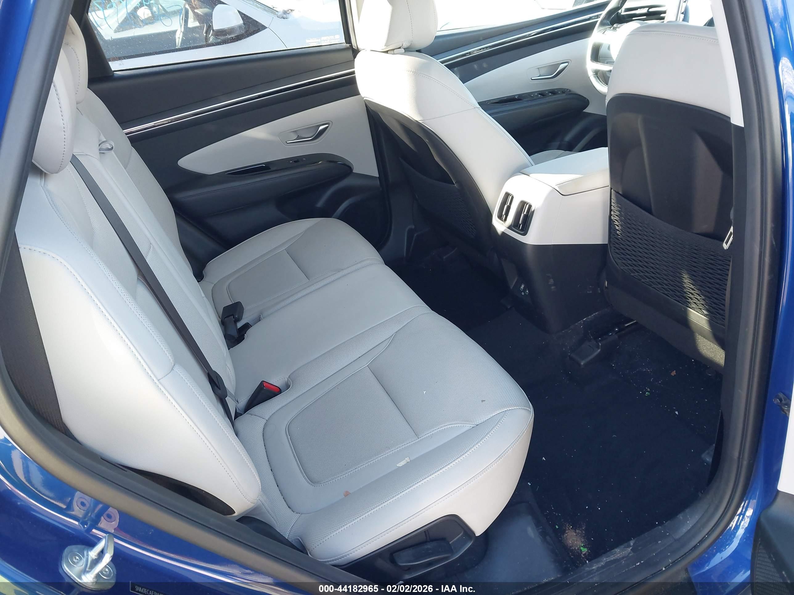 HYUNDAI TUCSON image 8