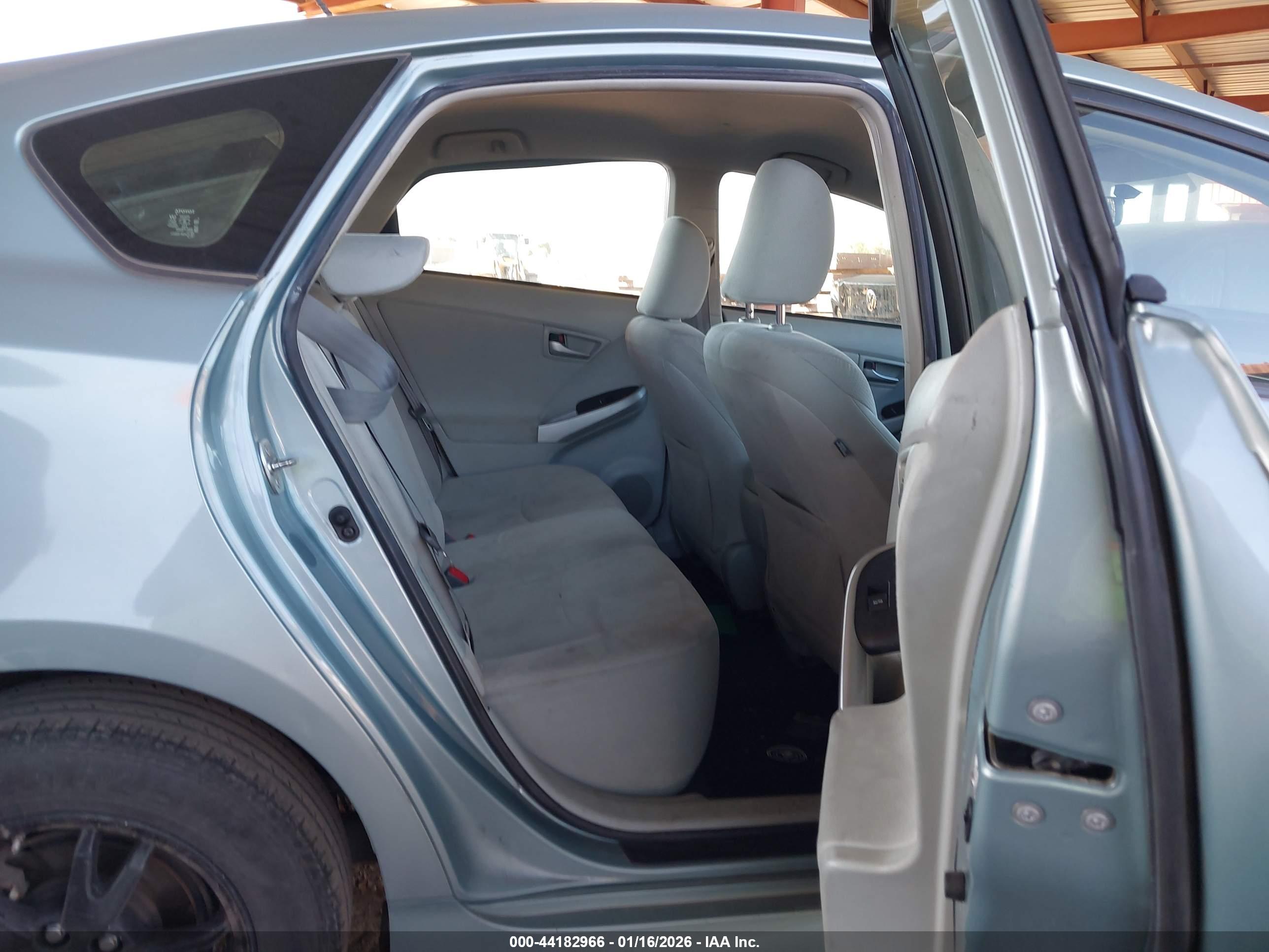 TOYOTA PRIUS image 8