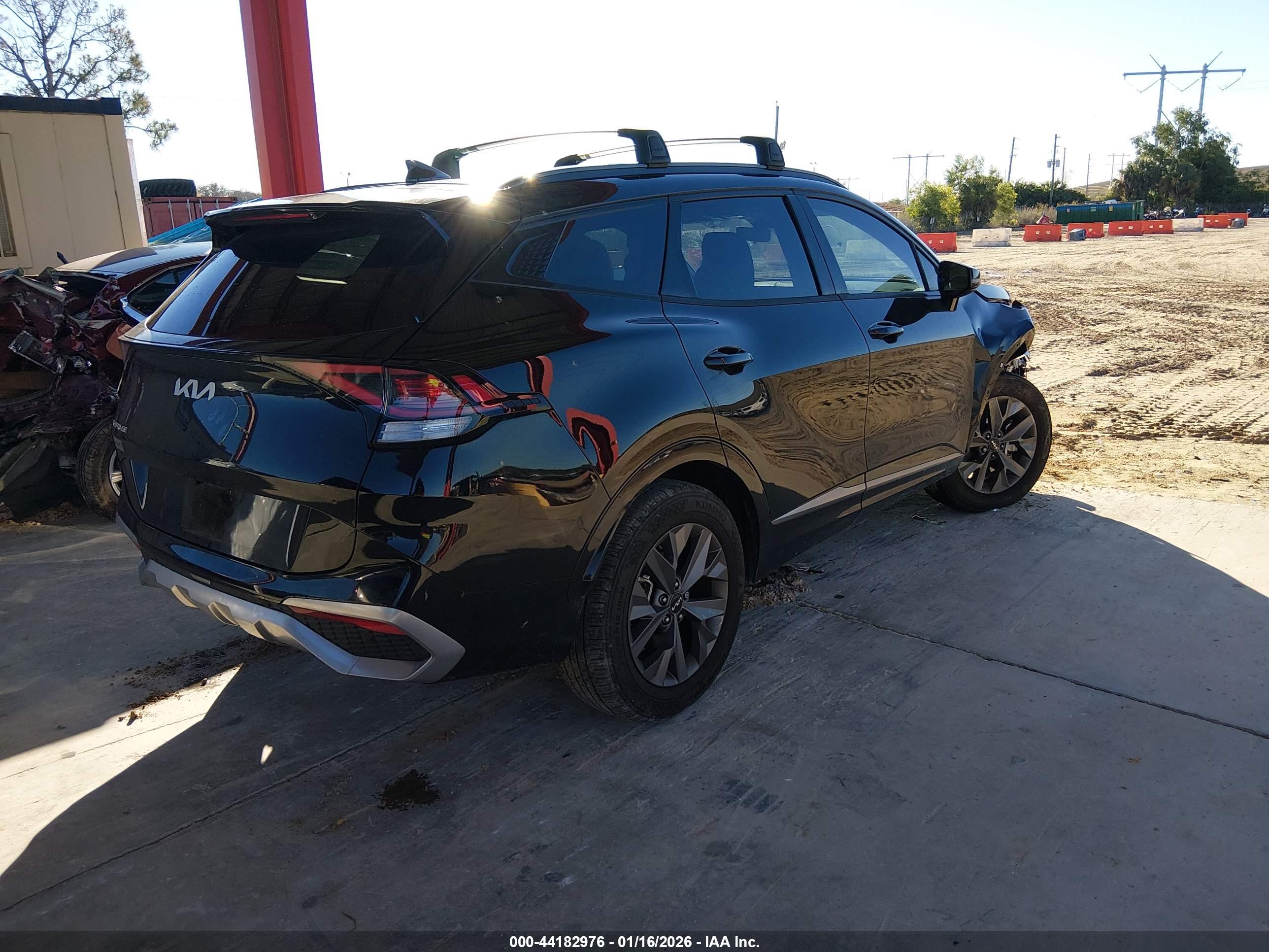 KIA SPORTAGE image 4