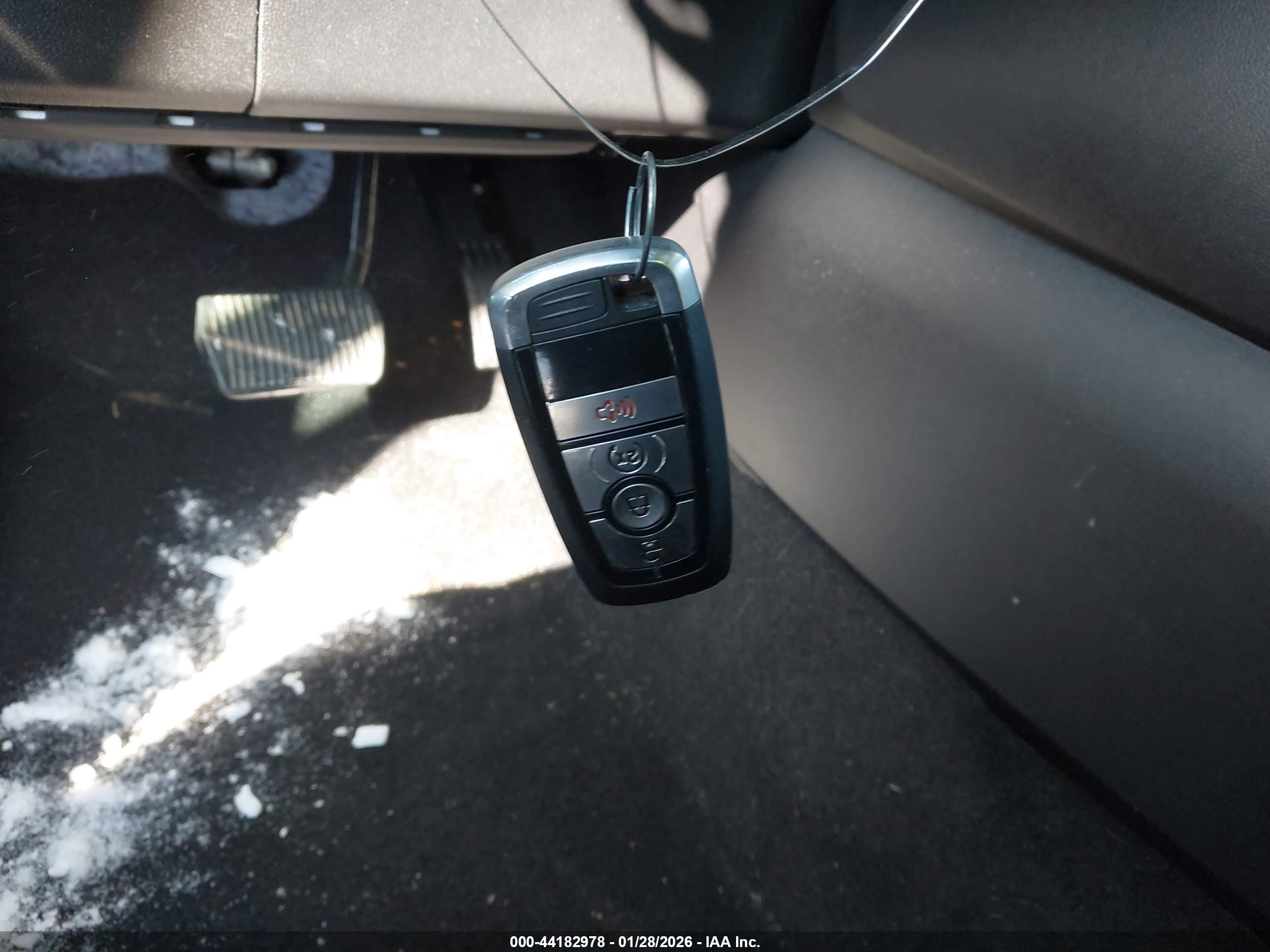 FORD ESCAPE image 11
