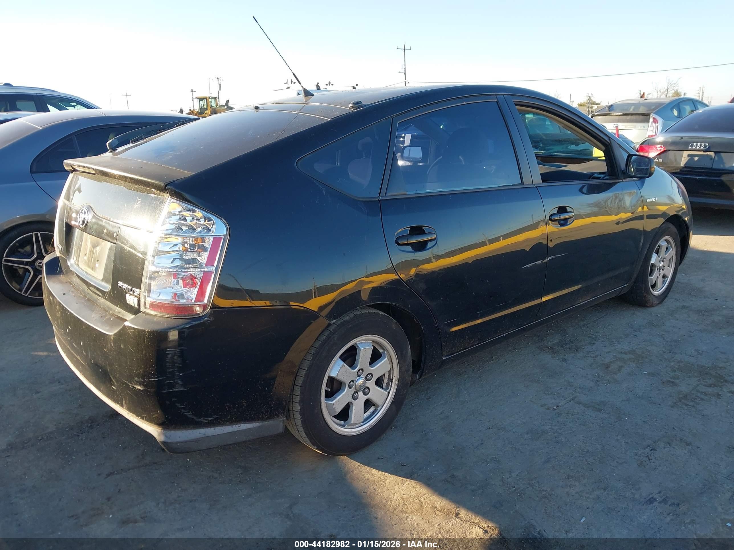 TOYOTA PRIUS image 4