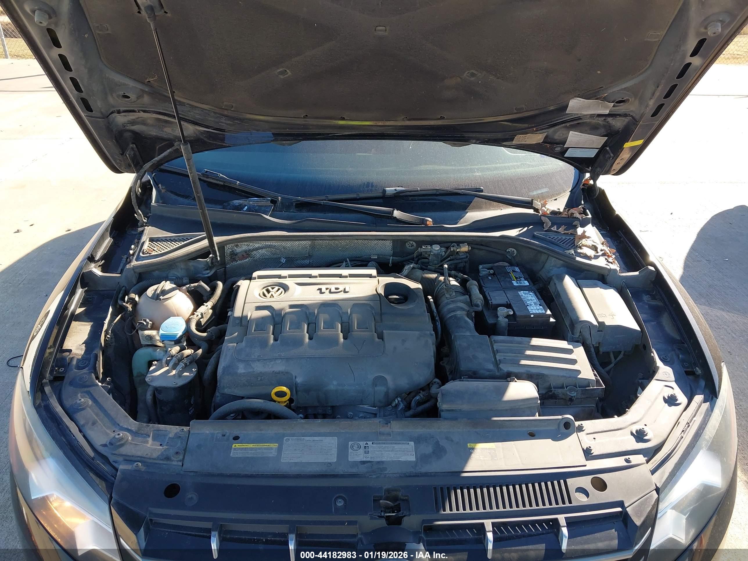 VOLKSWAGEN PASSAT image 10