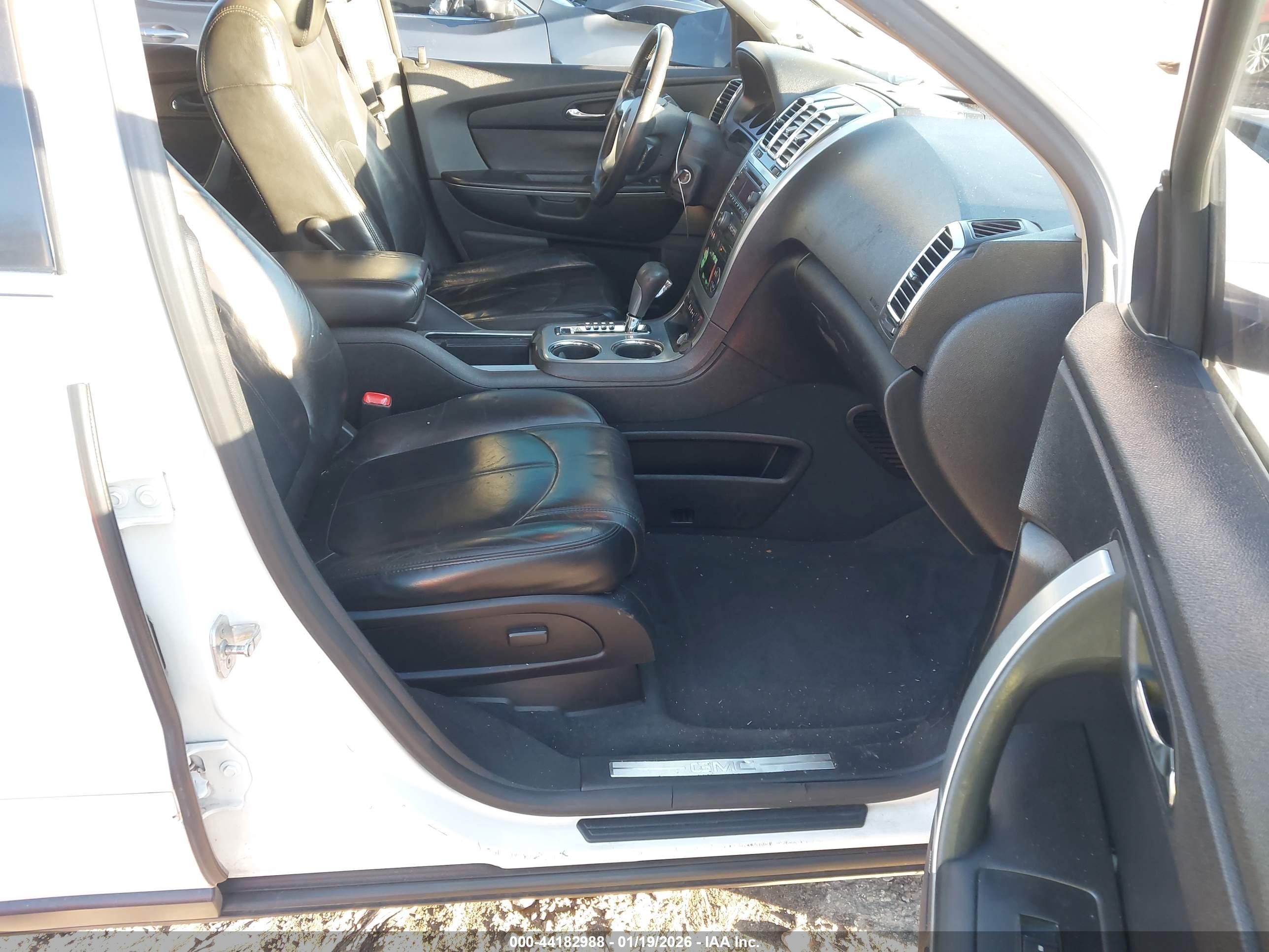 GMC ACADIA image 5